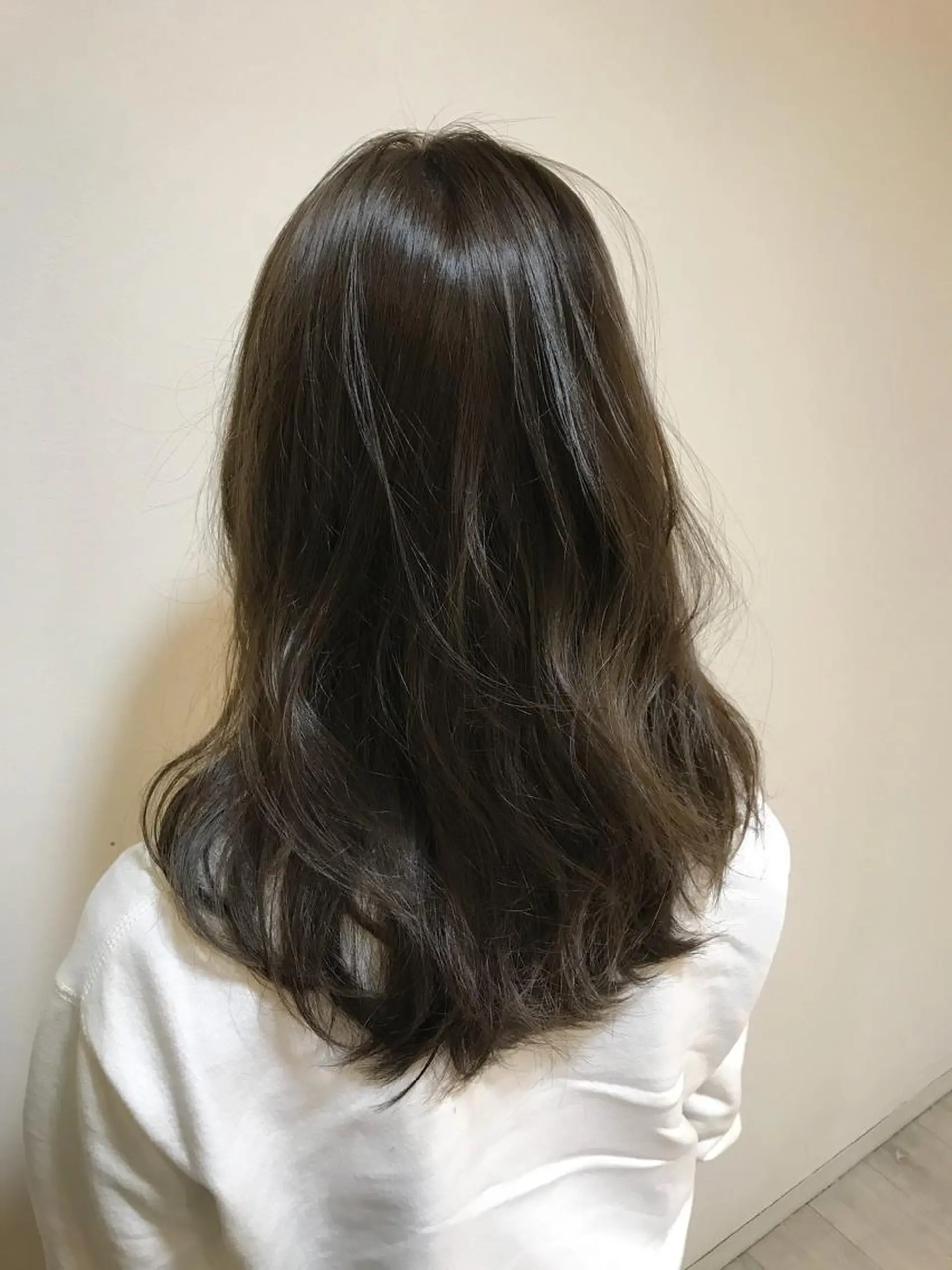 ロング カラー アッシュ イルミナカラー chiyo yasuのヘアスタイル