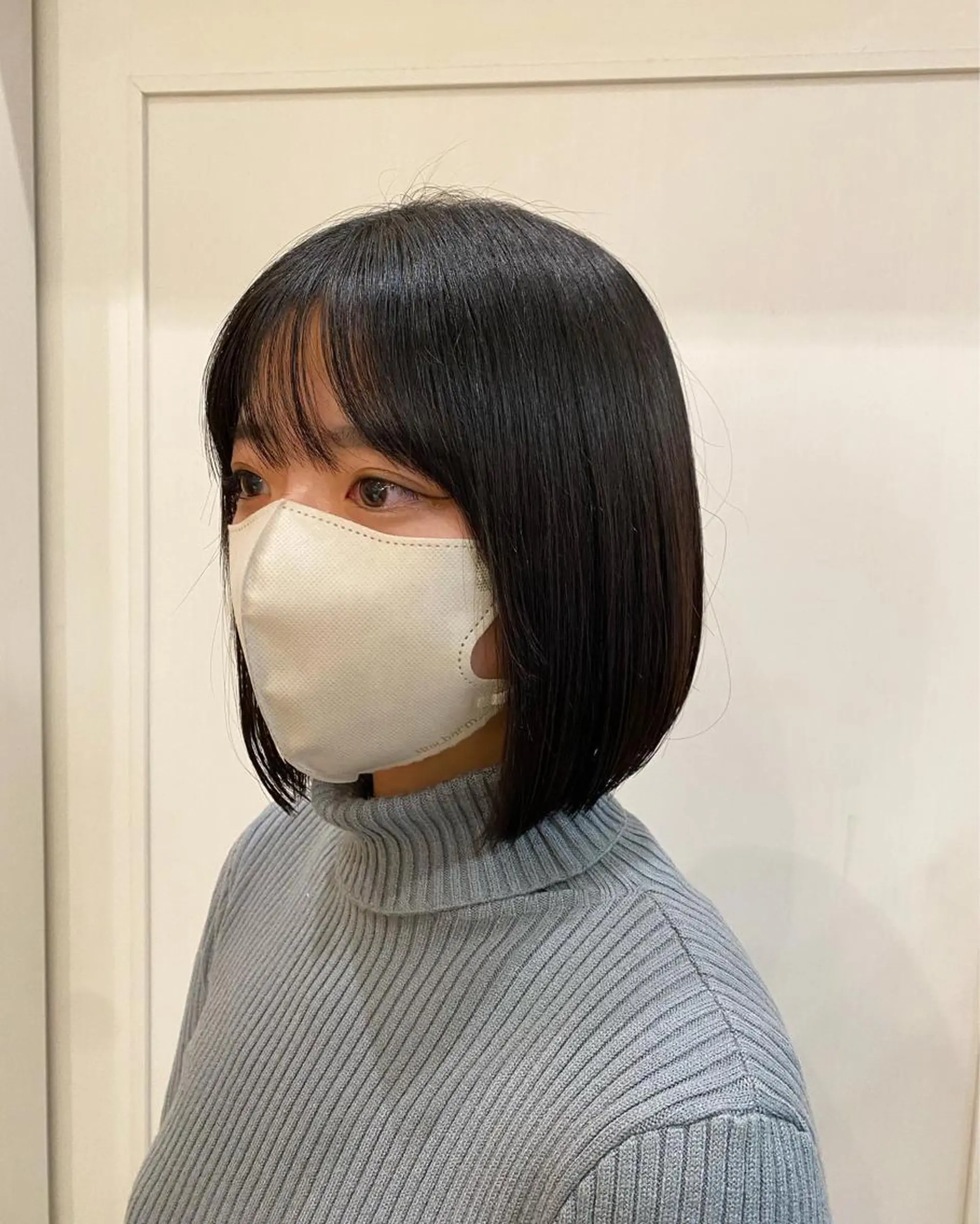ミディアム カラー アイブロウ 切りっぱなしボブ ベージュカラー ハイトーンカラー インナーカラー ピンクカラー 🌿ブリーチ/髪質 改善/🌿‬JINのヘアスタイル