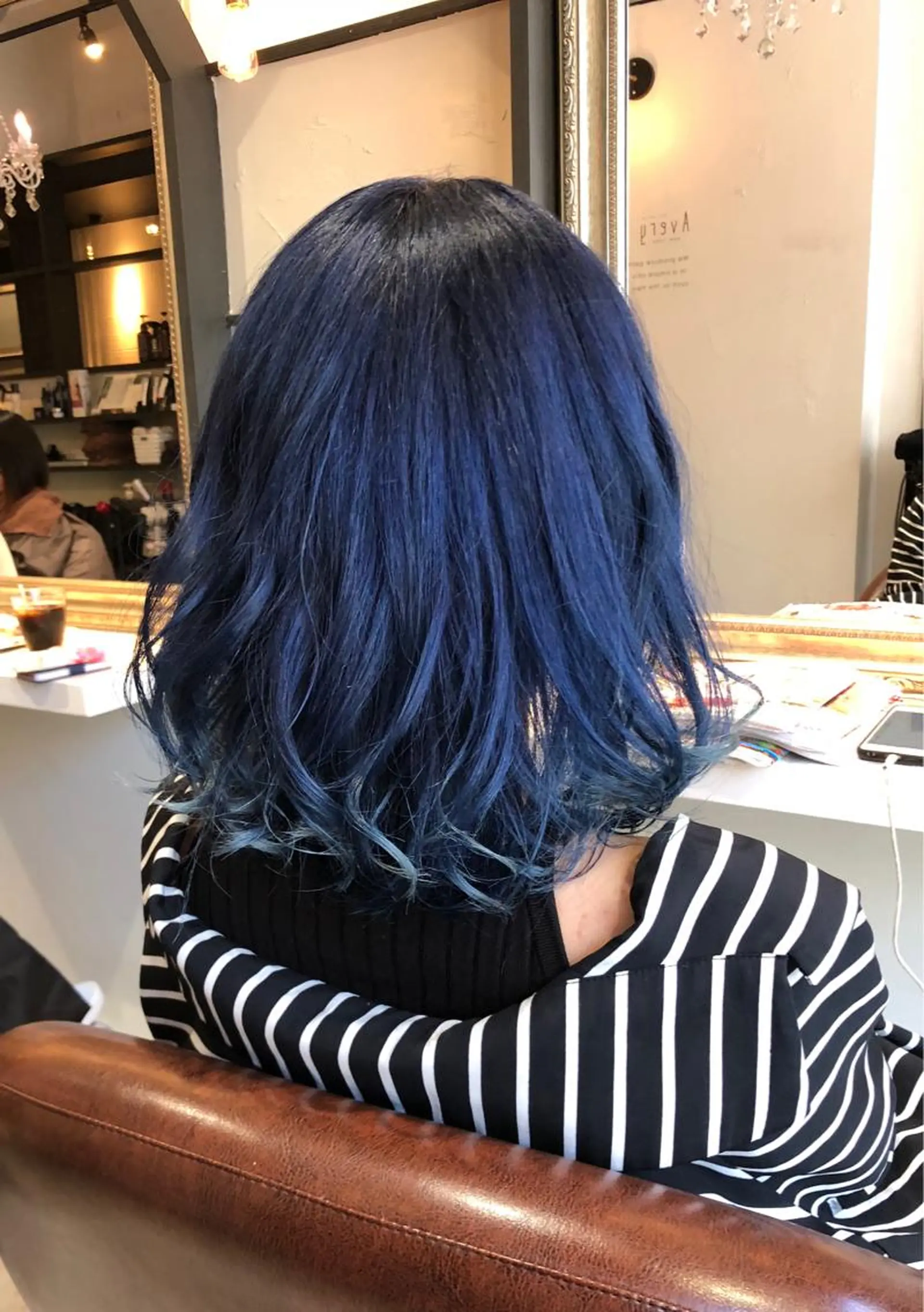 ミディアム カラー ブリーチ ブルーカラー ケアブリーチ ネイビーカラー シルバー ヘアカラー トリートメント wavi hair所属・後藤 ユウキ/髪質改善🫧のヘアスタイル