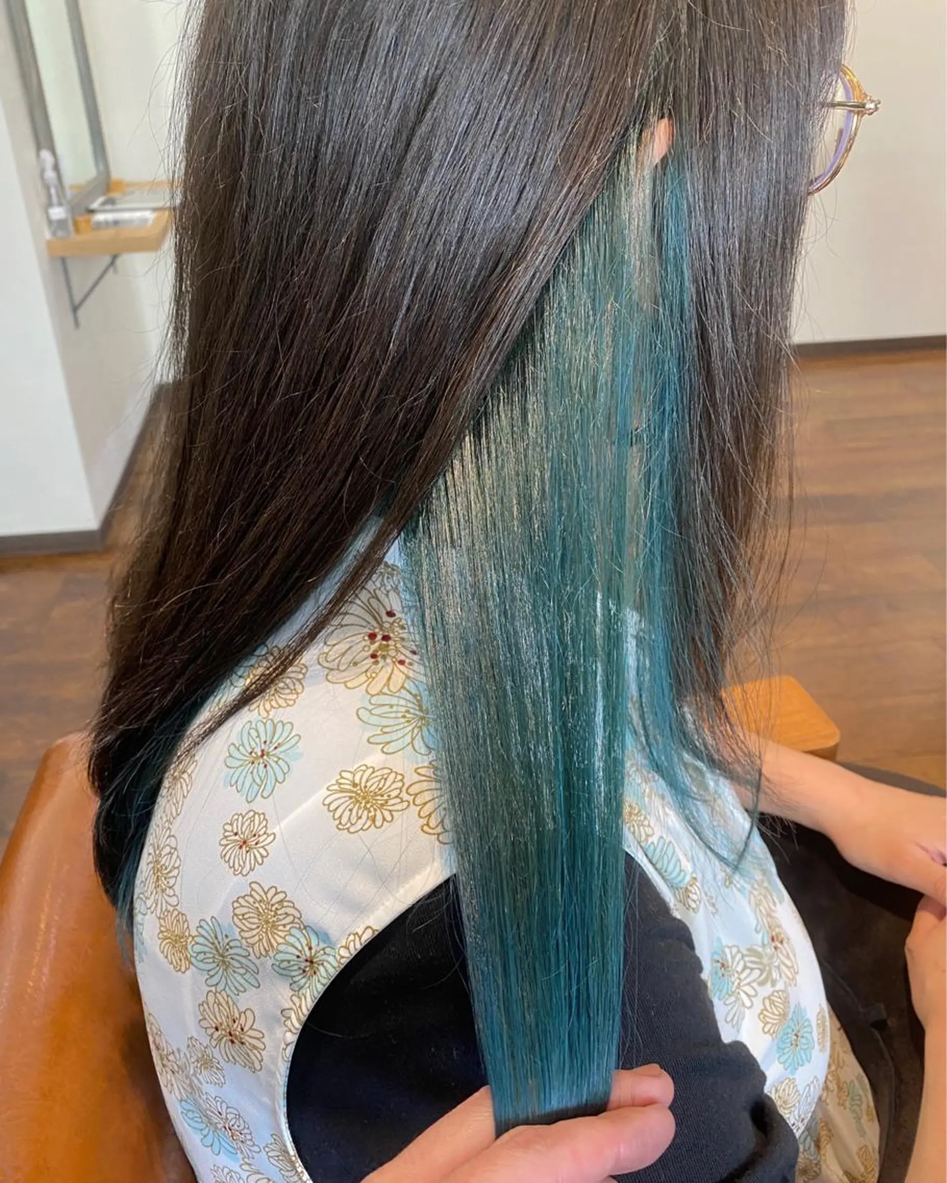 セミロング 「ヲタクに美容室は難しい。」所属・インナーカラー🦔 🐾KEISUKEのヘアスタイル