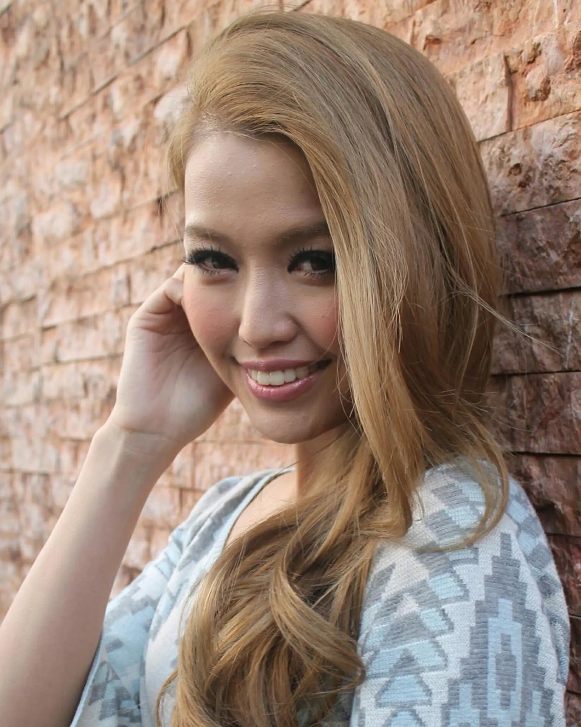 ロング カラー シールエクステ ベージュカラー エクステ TRUNS髪質改善所属・100%髪質改善特化 TRUNSのヘアスタイル