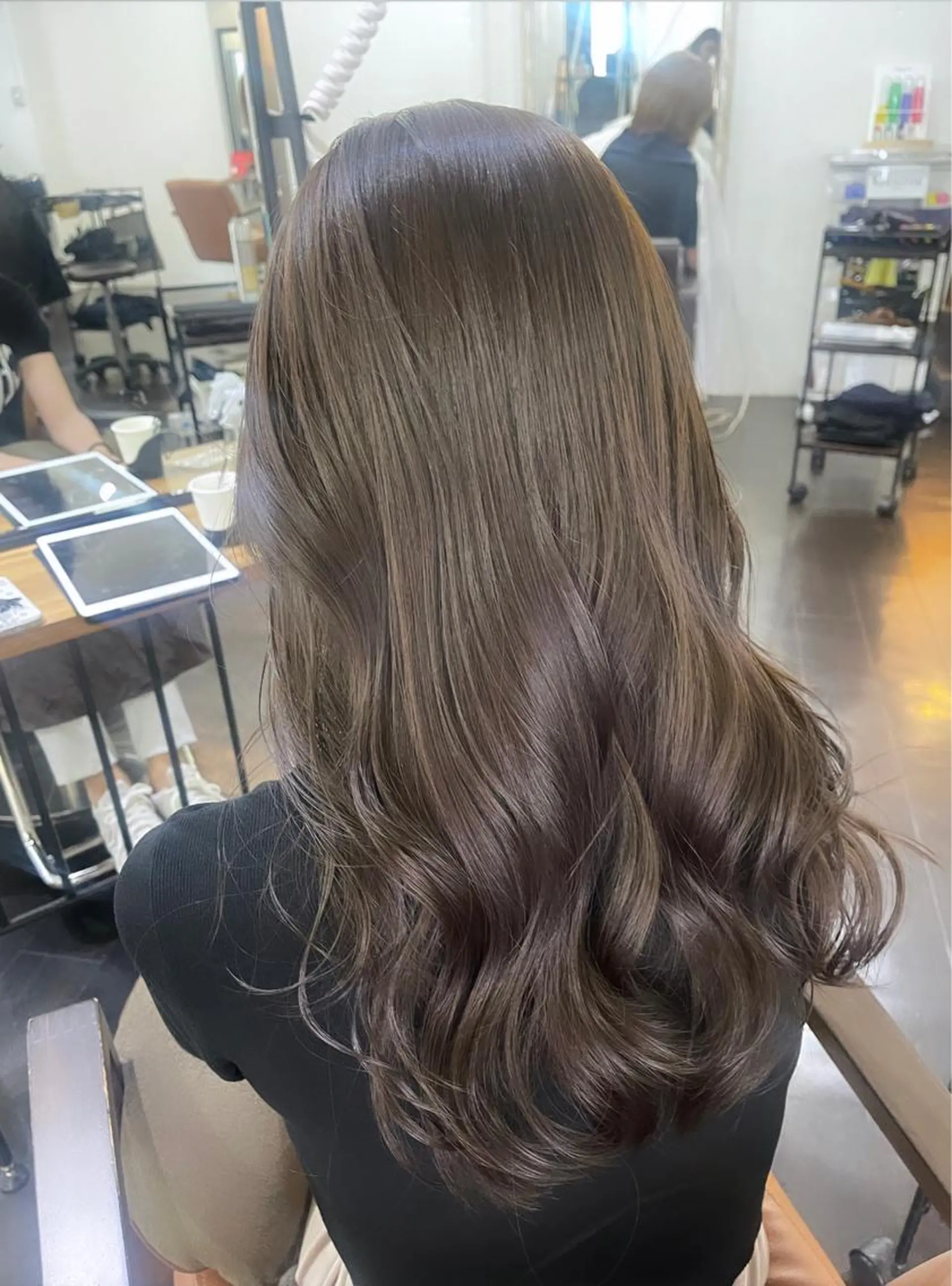 セミロング カット ヘアカラー 難波 茜のヘアスタイル