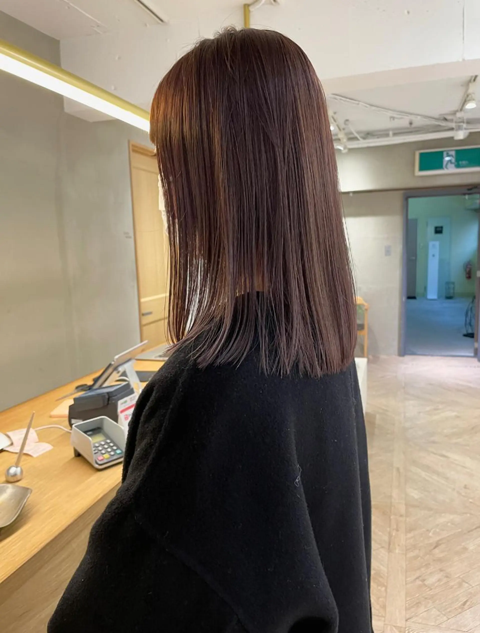 ミディアム パーマ ハイライト 髪質改善 韓国風ヘア センターパート 田形清流のヘアスタイル