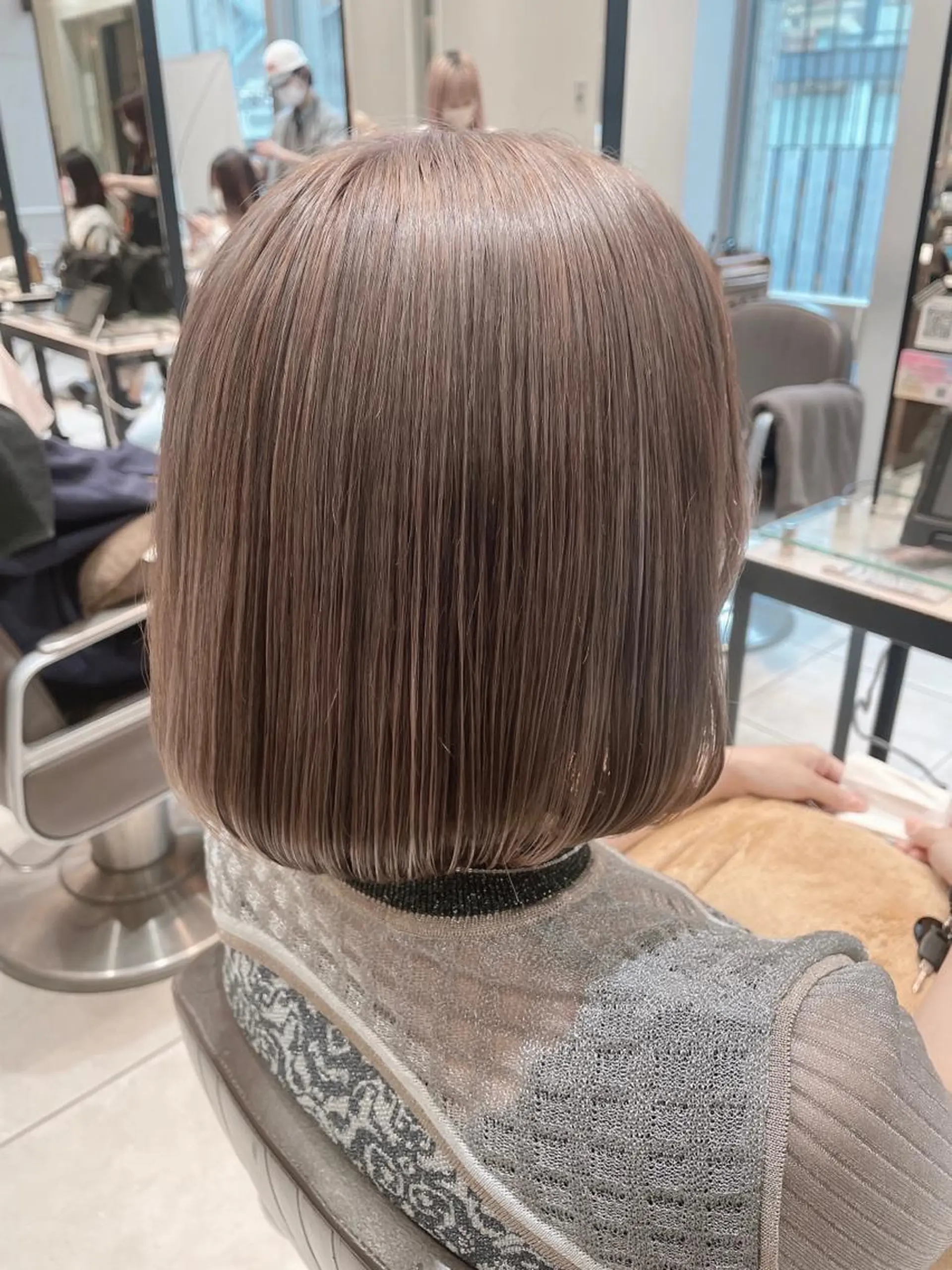 ミディアム カラー ベージュカラー ブリーチ カット ヘアカラー トリートメント 🦖鶴岡香純🦖 産休中のヘアスタイル