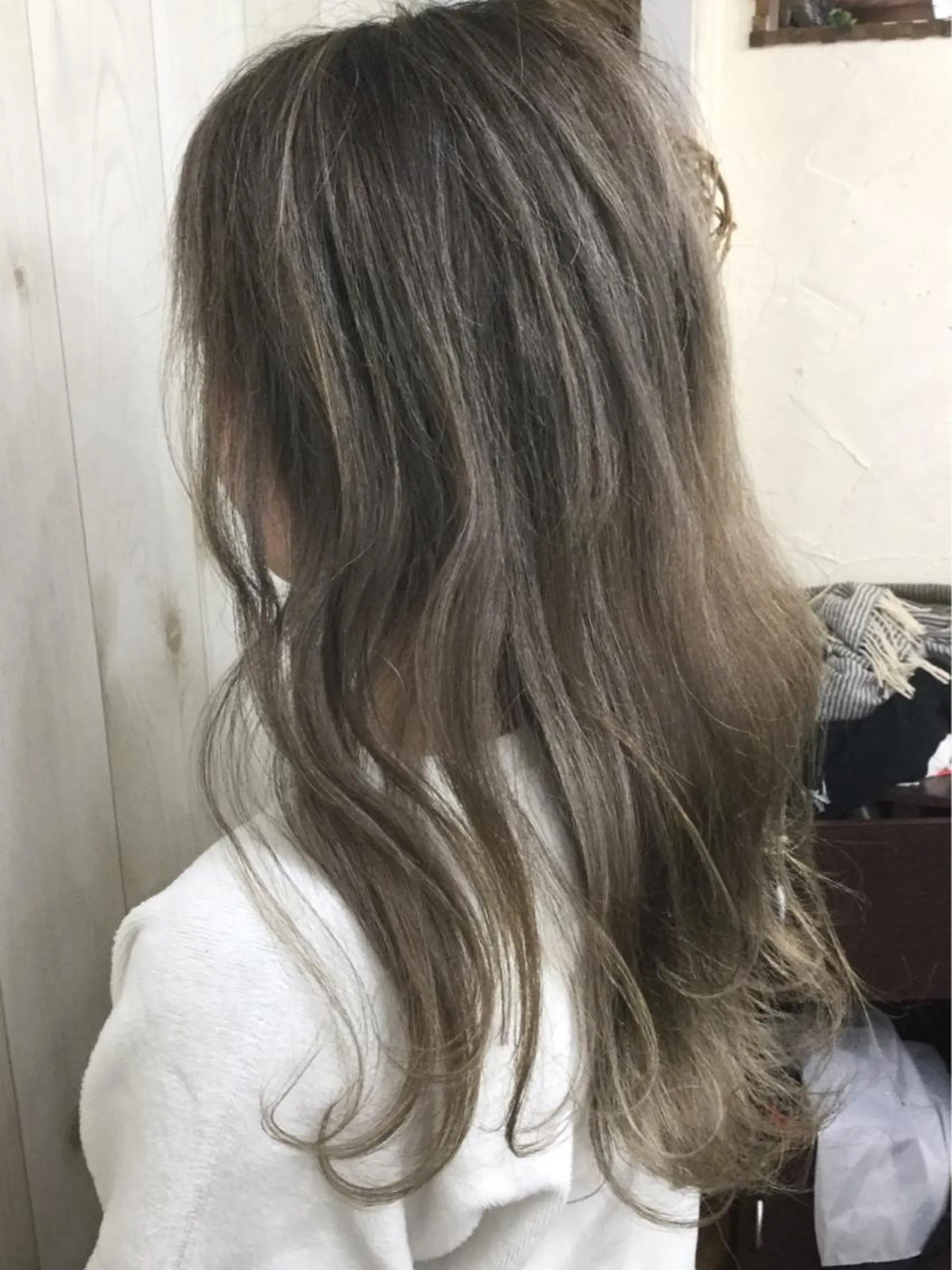 ロング ハイライト ヘアカラー FERNA池袋所属・マンツーマン施術✂︎ 金田尚久🎨のヘアスタイル