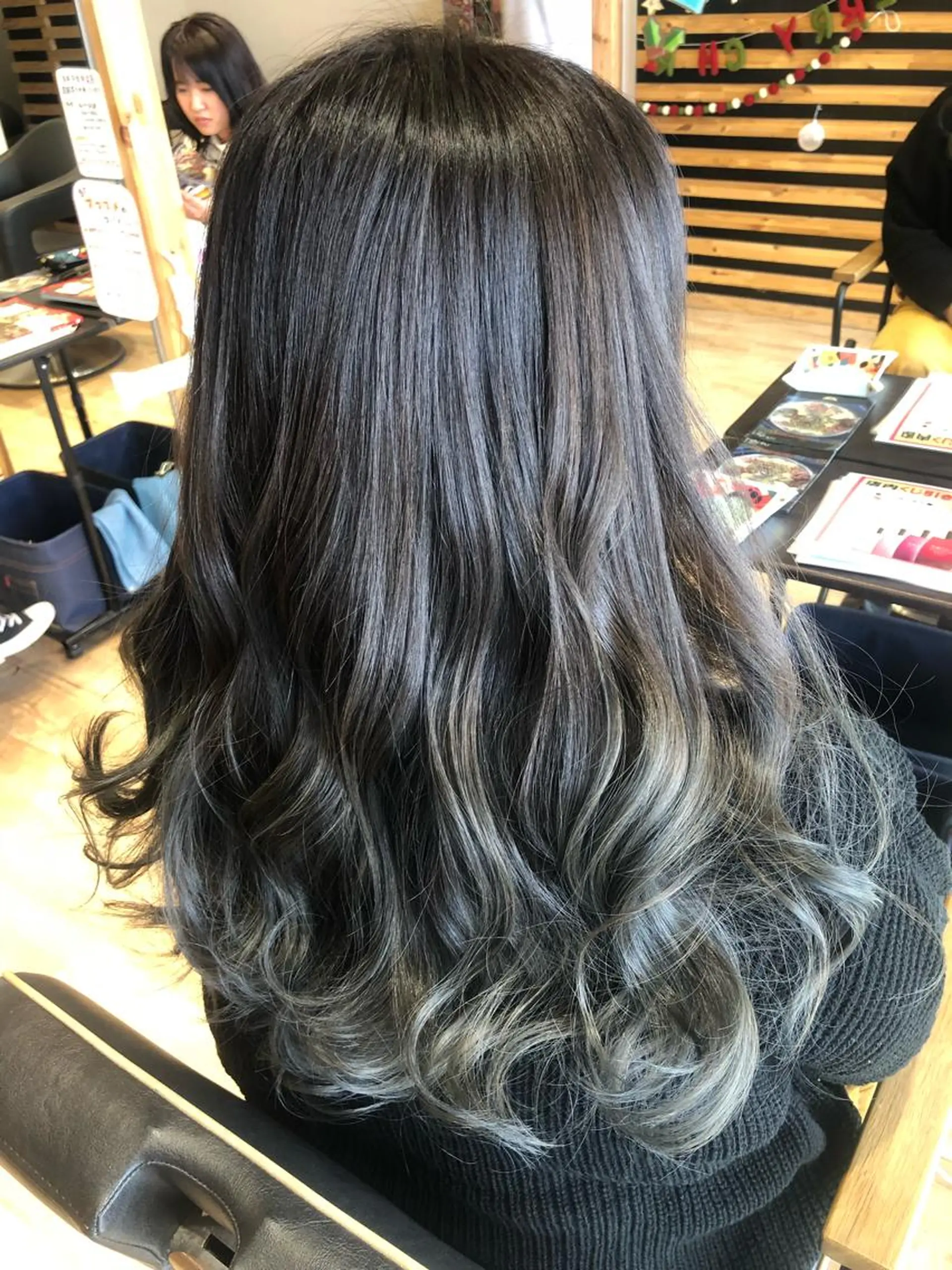 カラー 早川 真幸のヘアスタイル