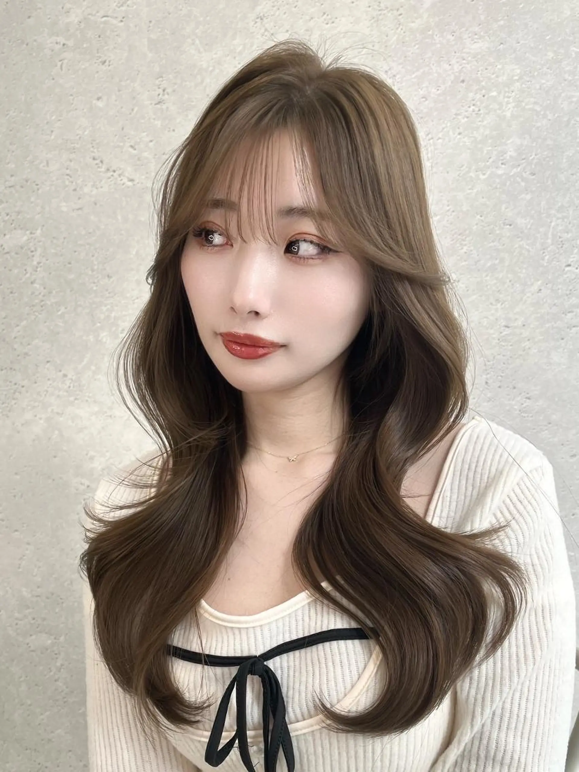 ロング カラー 韓国レイヤー🤍透明 感ベージュ🤍上野のヘアスタイル