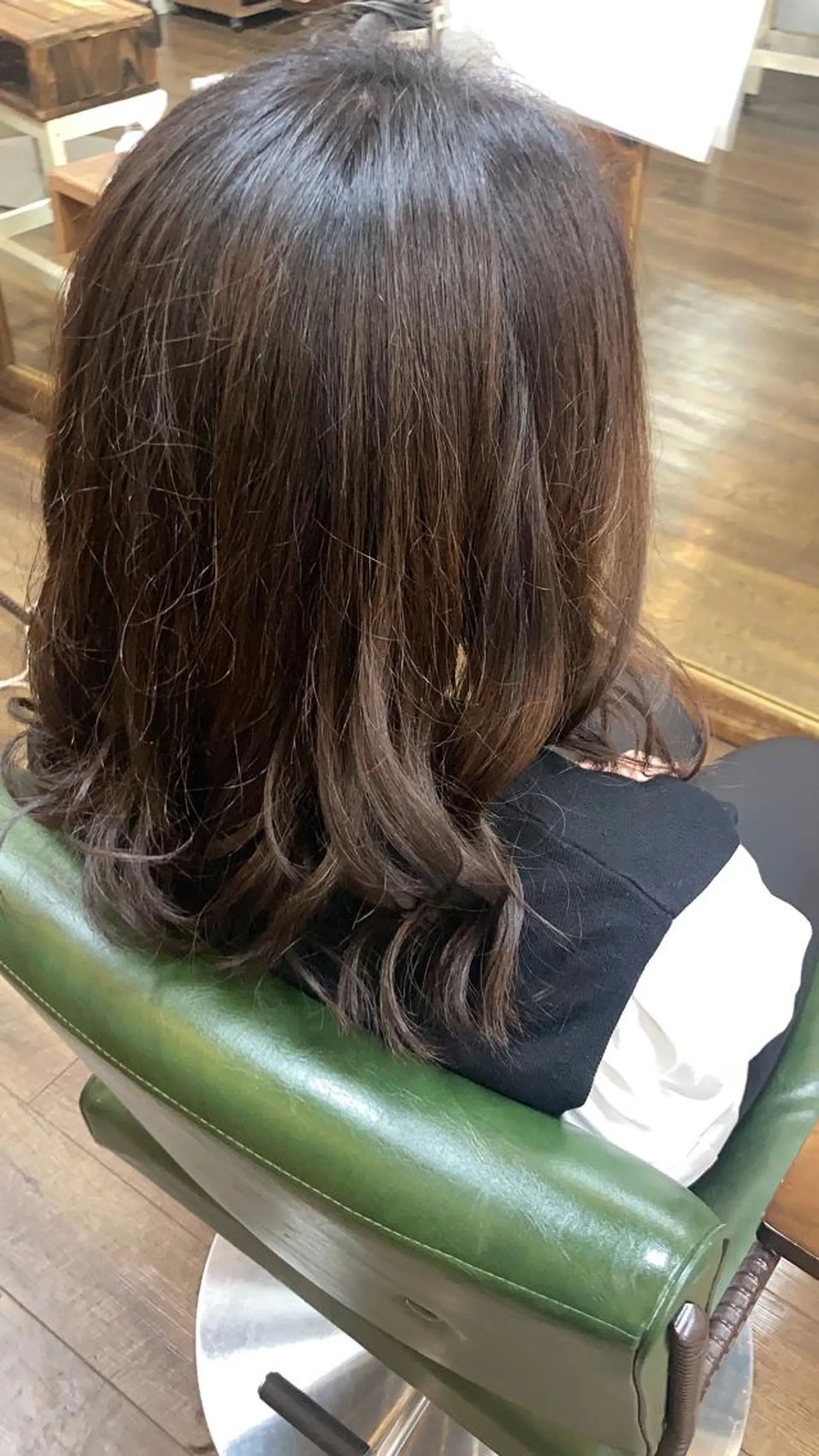 セミロング カラー 木 村のヘアスタイル
