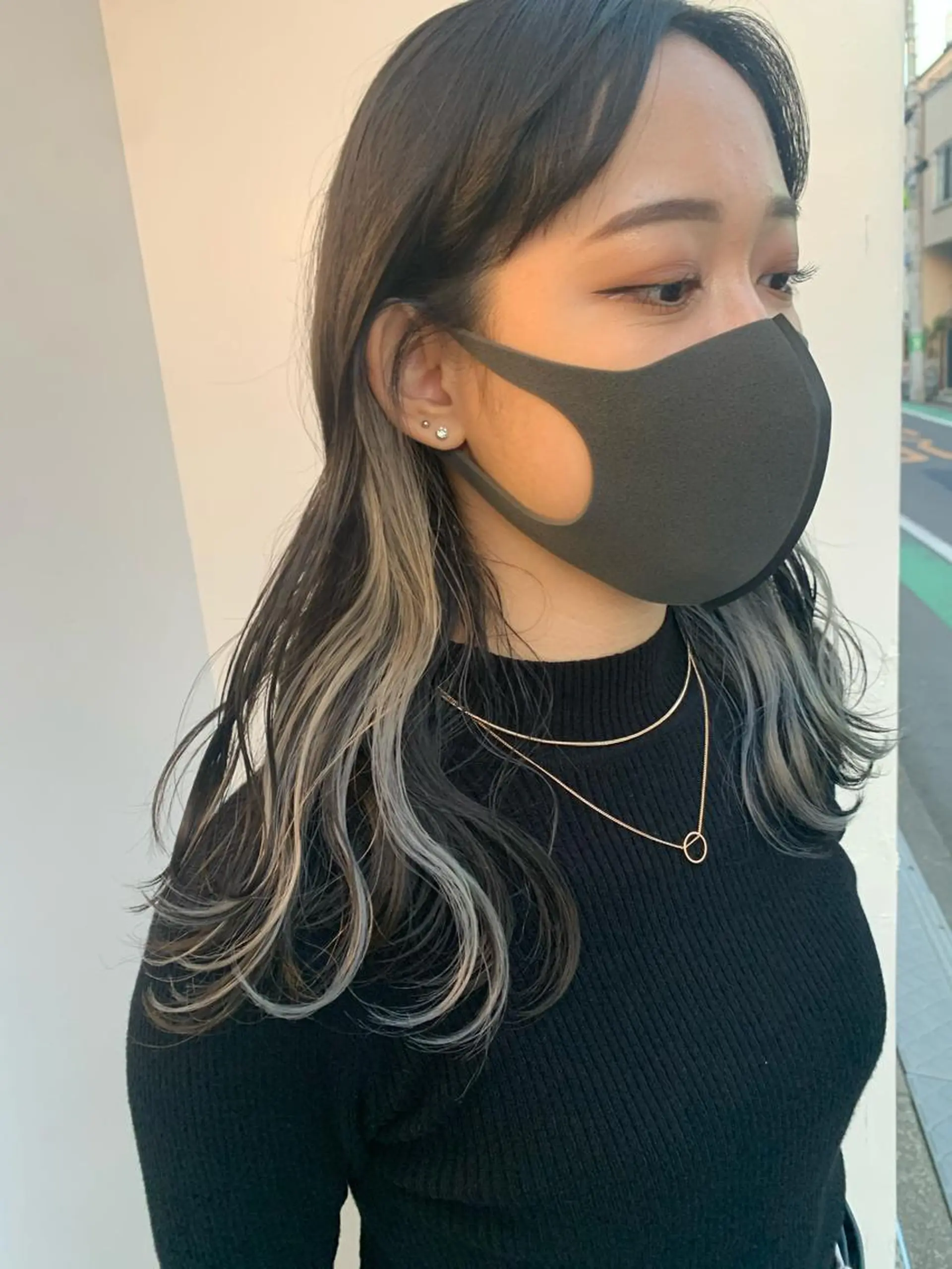 セミロング カラー イヤリングカラー グレージュ シルバー ホワイトシルバー ヘアカラー 中目黒🌼 🌼ハナのヘアスタイル