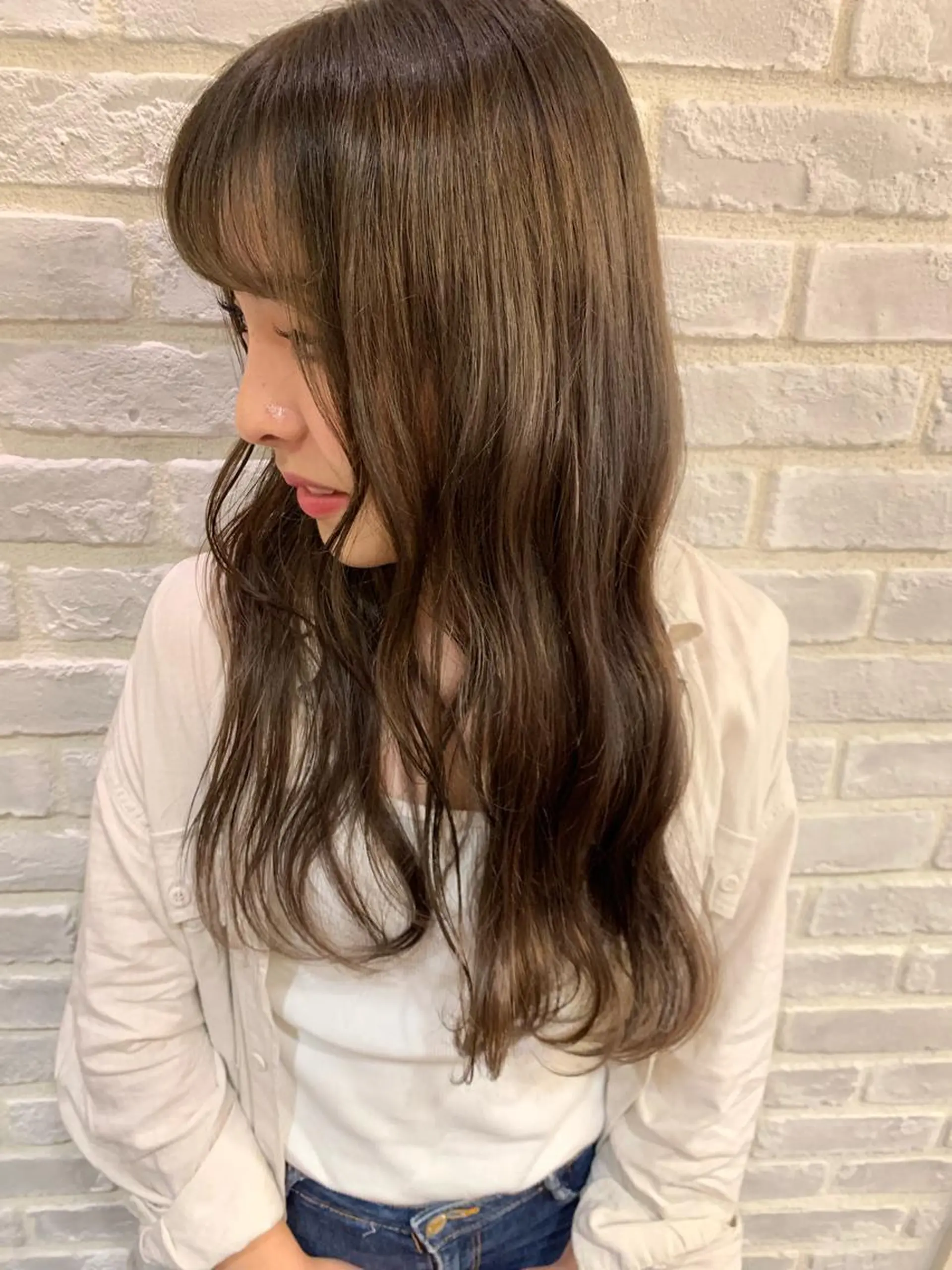 ミディアム カット ヘアカラー トリートメント la fith所属・rico_by ヘアとアイブロウのヘアスタイル