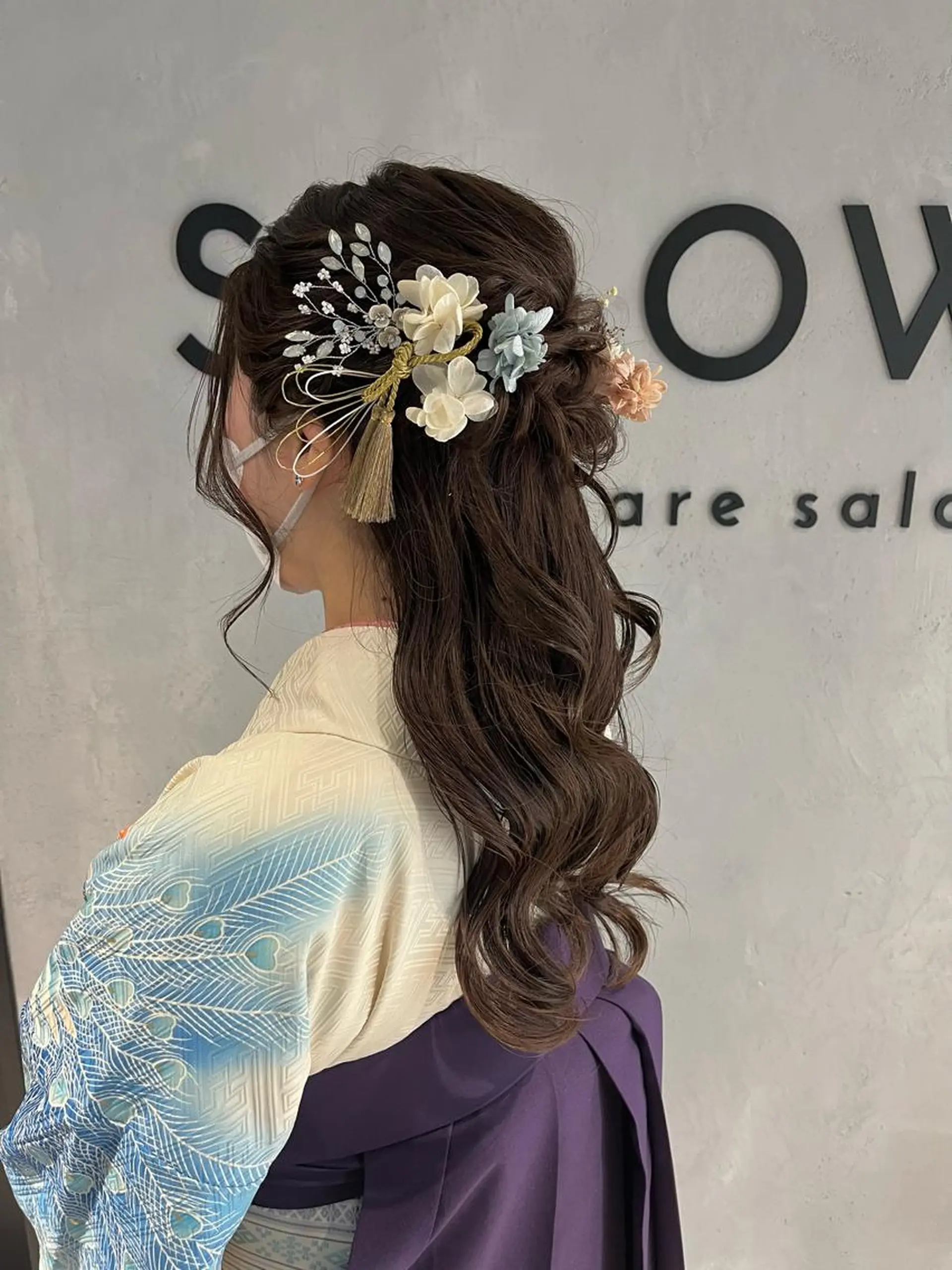 ロング カラー パーマ ヘアアレンジ 成人式 ハーフアップ 結婚式・ブライダル 卒業式のヘアスタイル 隠れ家サロンso you所属・yukimi .のヘアスタイル