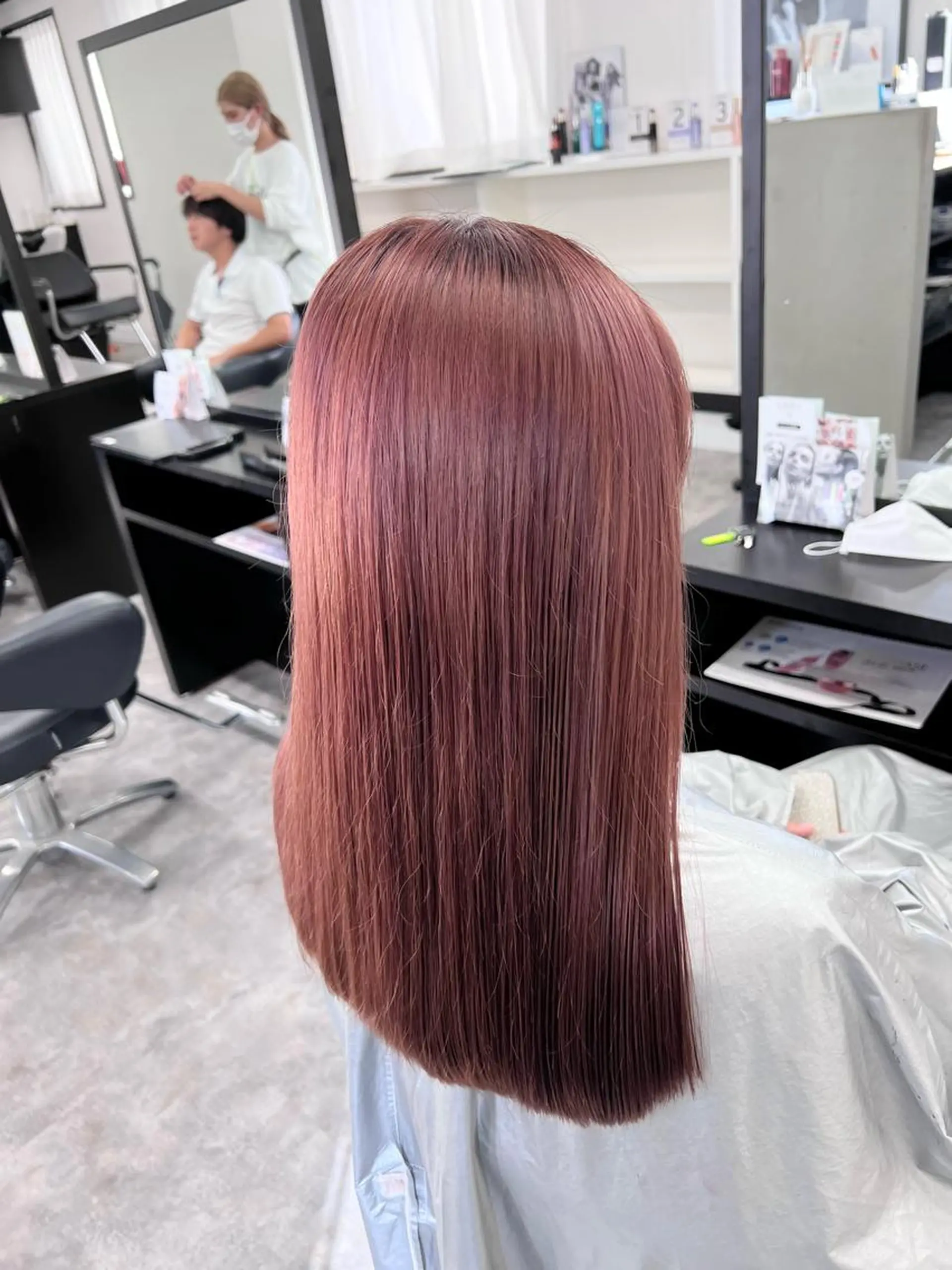 セミロング LOBY所属・LOBY トモヤのヘアスタイル