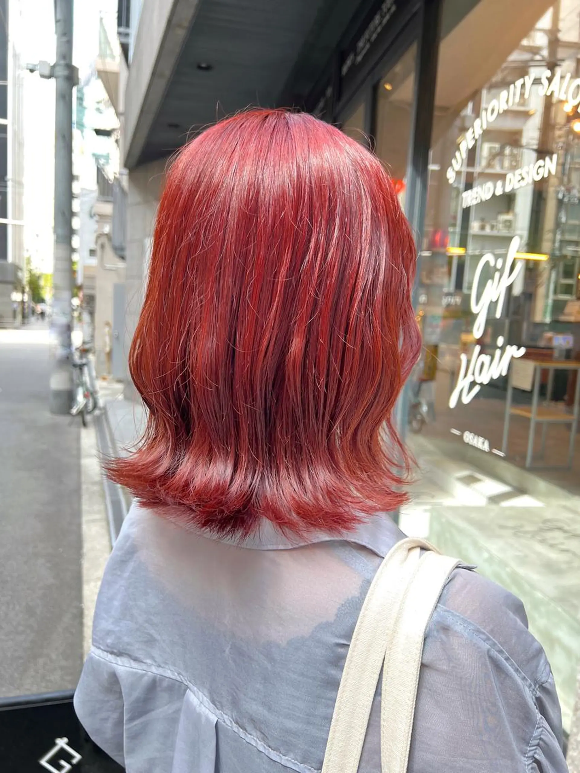 ミディアム カラー ブリーチ ブリーチなしカラー レッドカラー カット ヘアカラー トリートメント ノイシキ サキのヘアスタイル