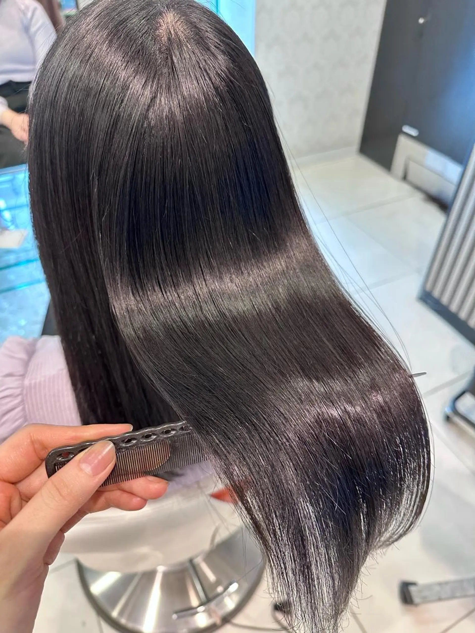 ロング カラー 黒髪 ブルーカラー ブルーブラック 髪質改善 トリートメント ヘアカラー トリートメント 💜髪質改善推し💜 限界オタク美容師せりのヘアスタイル