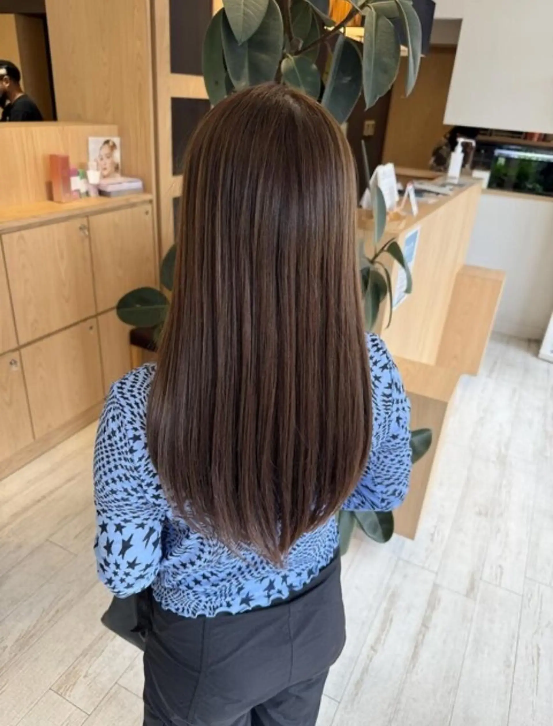 ロング 森浦 莉乃のヘアスタイル