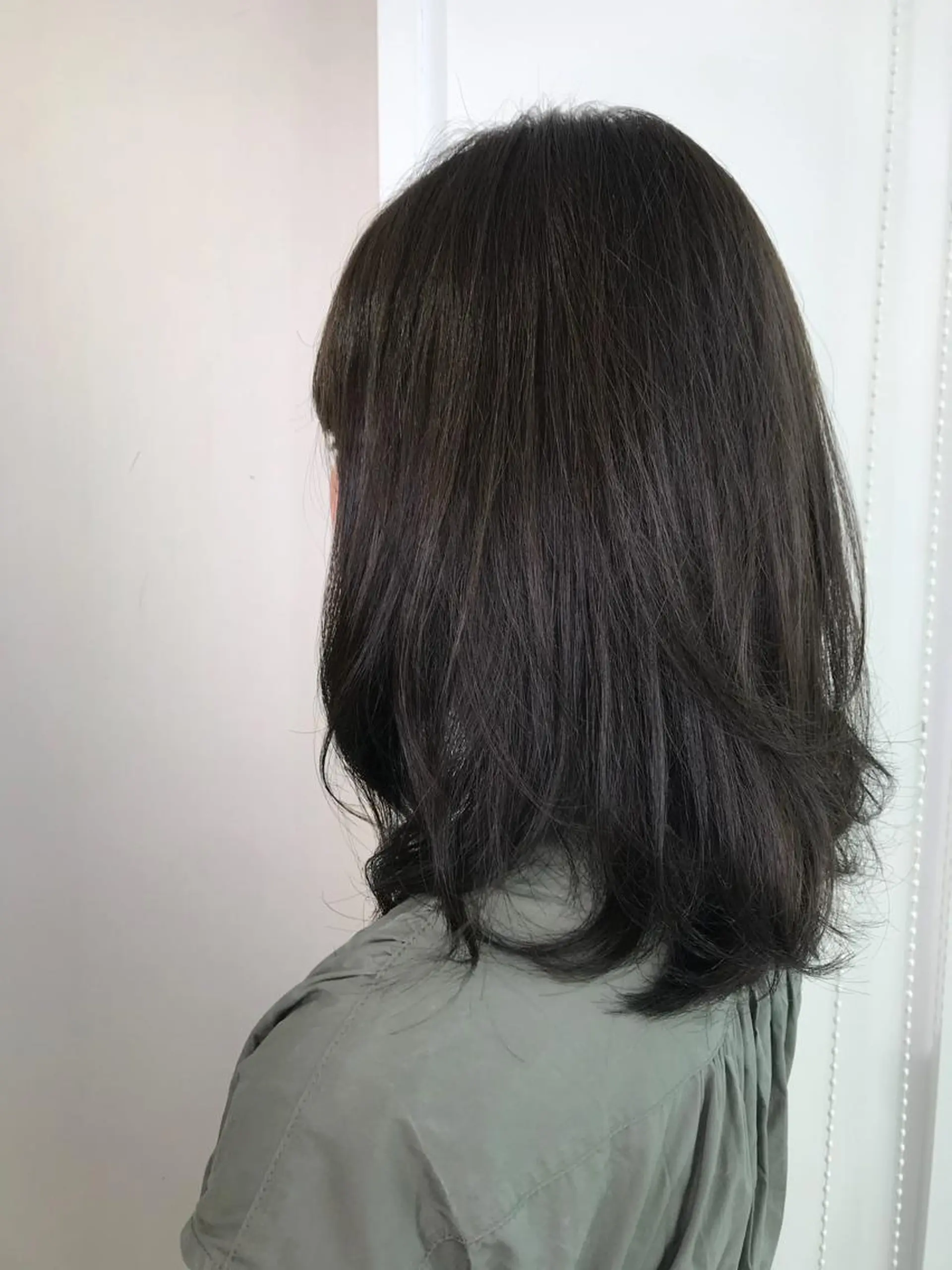 ミディアム カラー ミディアムパーマ アッシュ アッシュグレー アッシュグレージュ 透明感カラー ヘアカラー トリートメント 寺山 佳貴のヘアスタイル