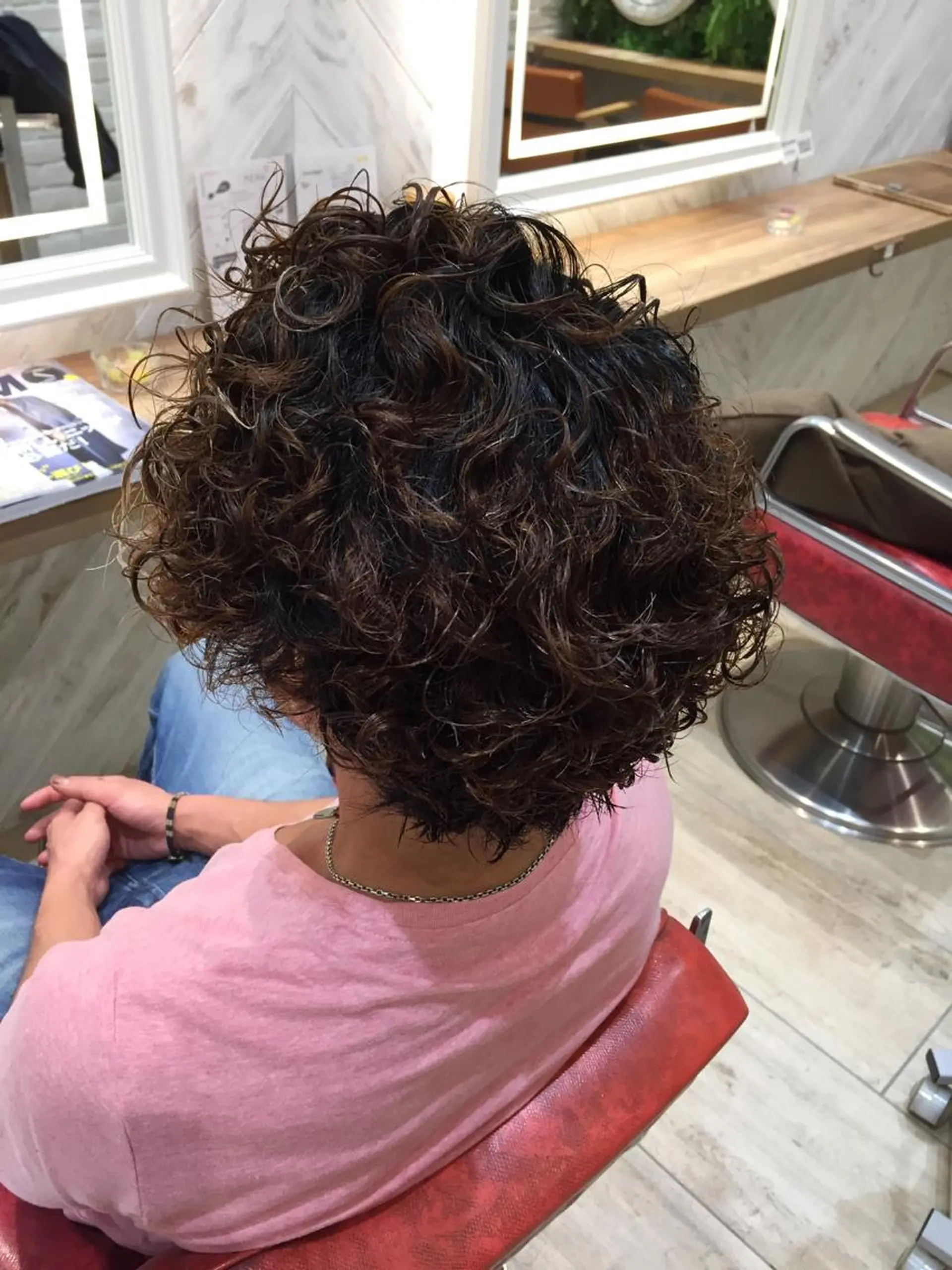 ショート パーマ 吉岡 三四朗のヘアスタイル