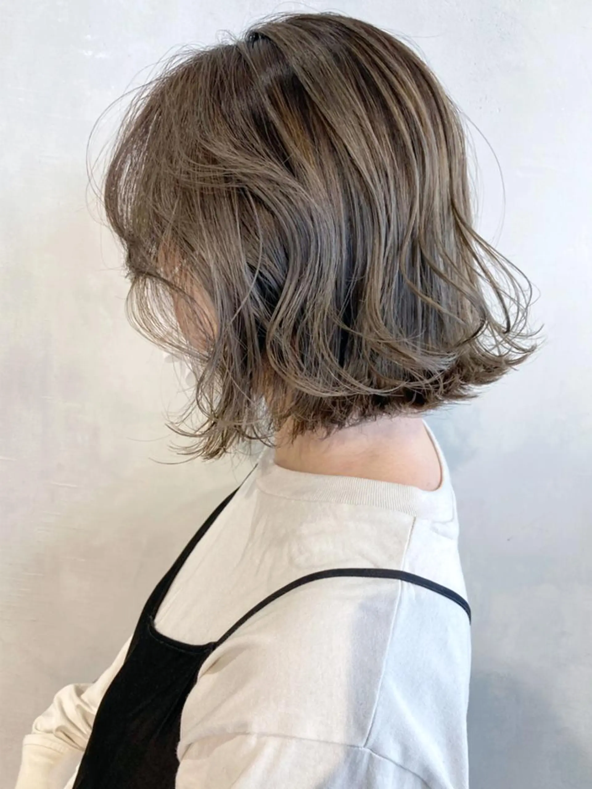 ミディアム カラー ヘアアレンジ パーマ アッシュ グラデーションカラー オリーブアッシュ ITbyALBUM 浦和店のヘアスタイル