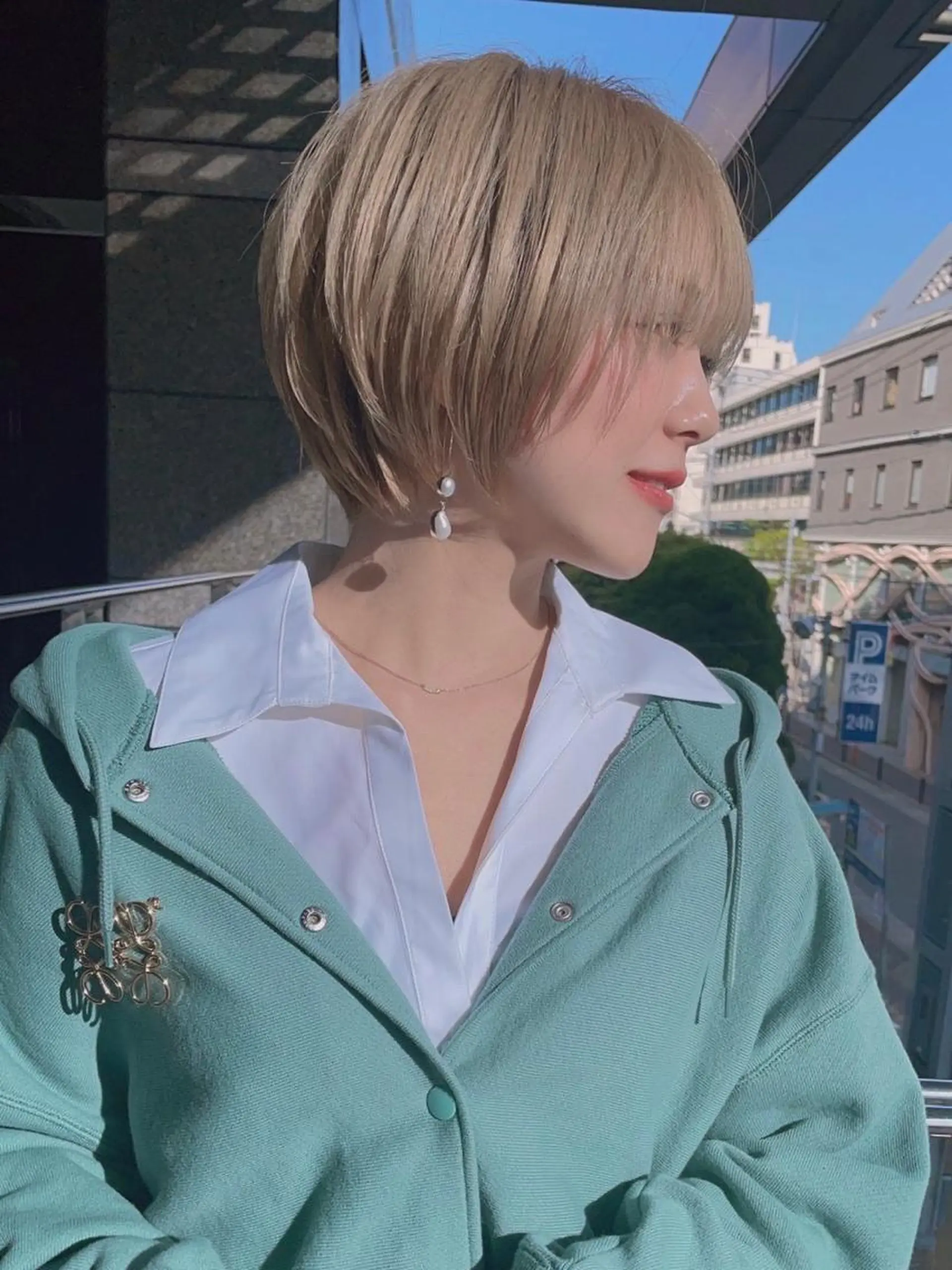 ショート ショートボブ ボブ 顔周りカット ショートヘア 小顔カット ヘアカラー トリートメント 💛美髪ハイトーン LEON🩶のヘアスタイル