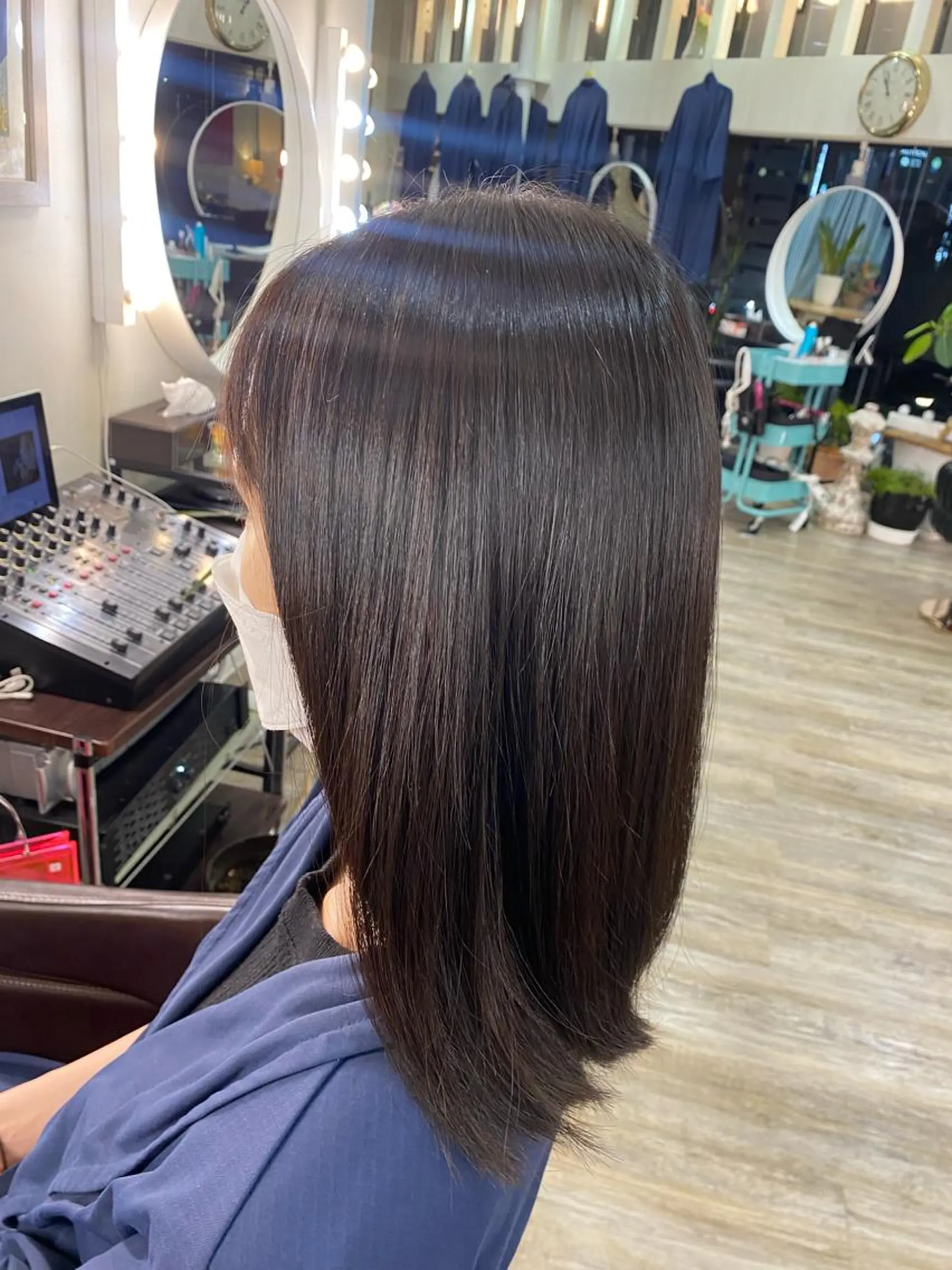 セミロング パーマ 縮毛矯正 山﨑 燦人のヘアスタイル