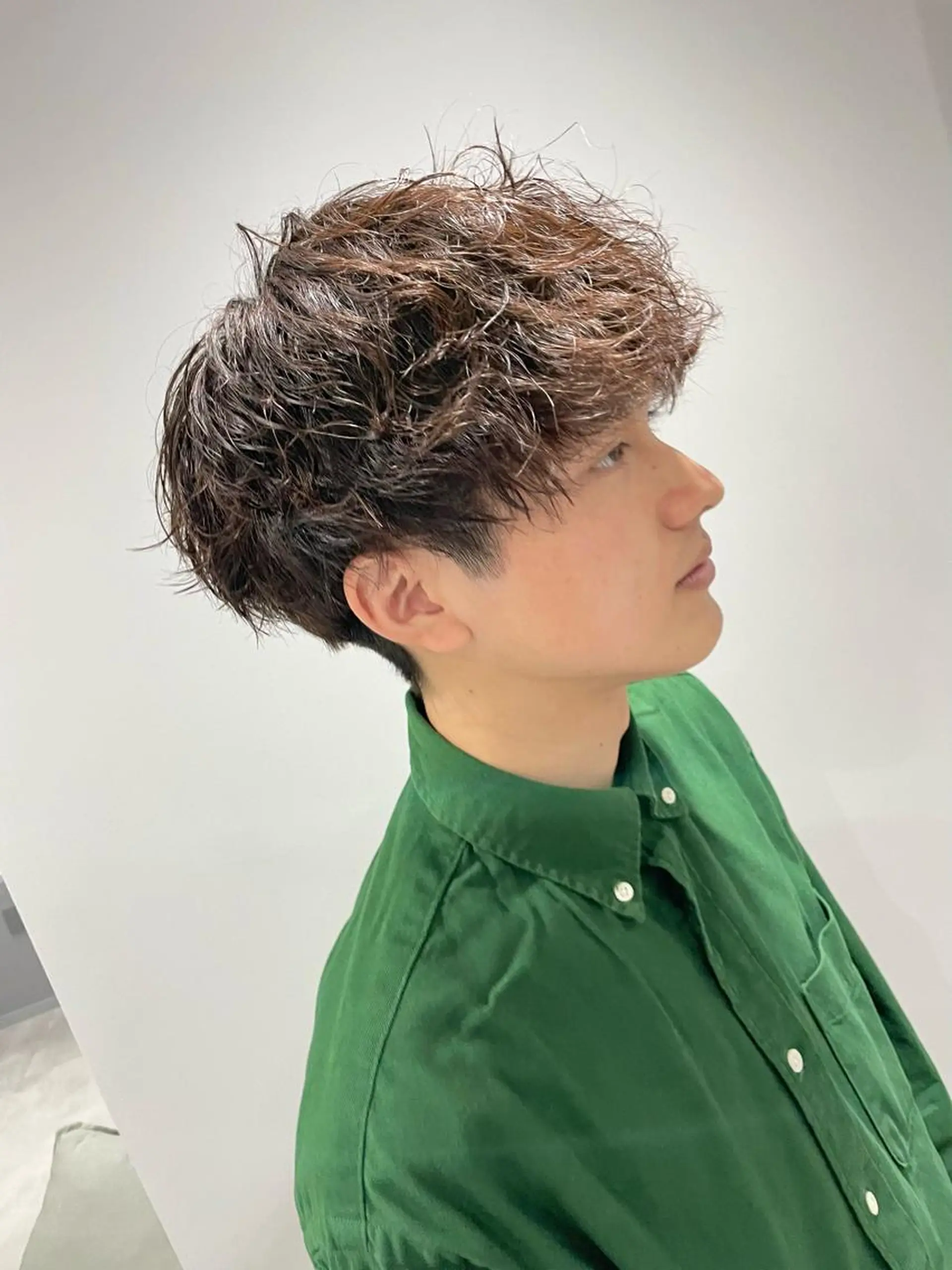 ショート カラー パーマ ヘアアレンジ メンズ マッシュ メンズパーマ 刈り上げ カット パーマ メンズカット✂ レベッカ寺西優真のヘアスタイル