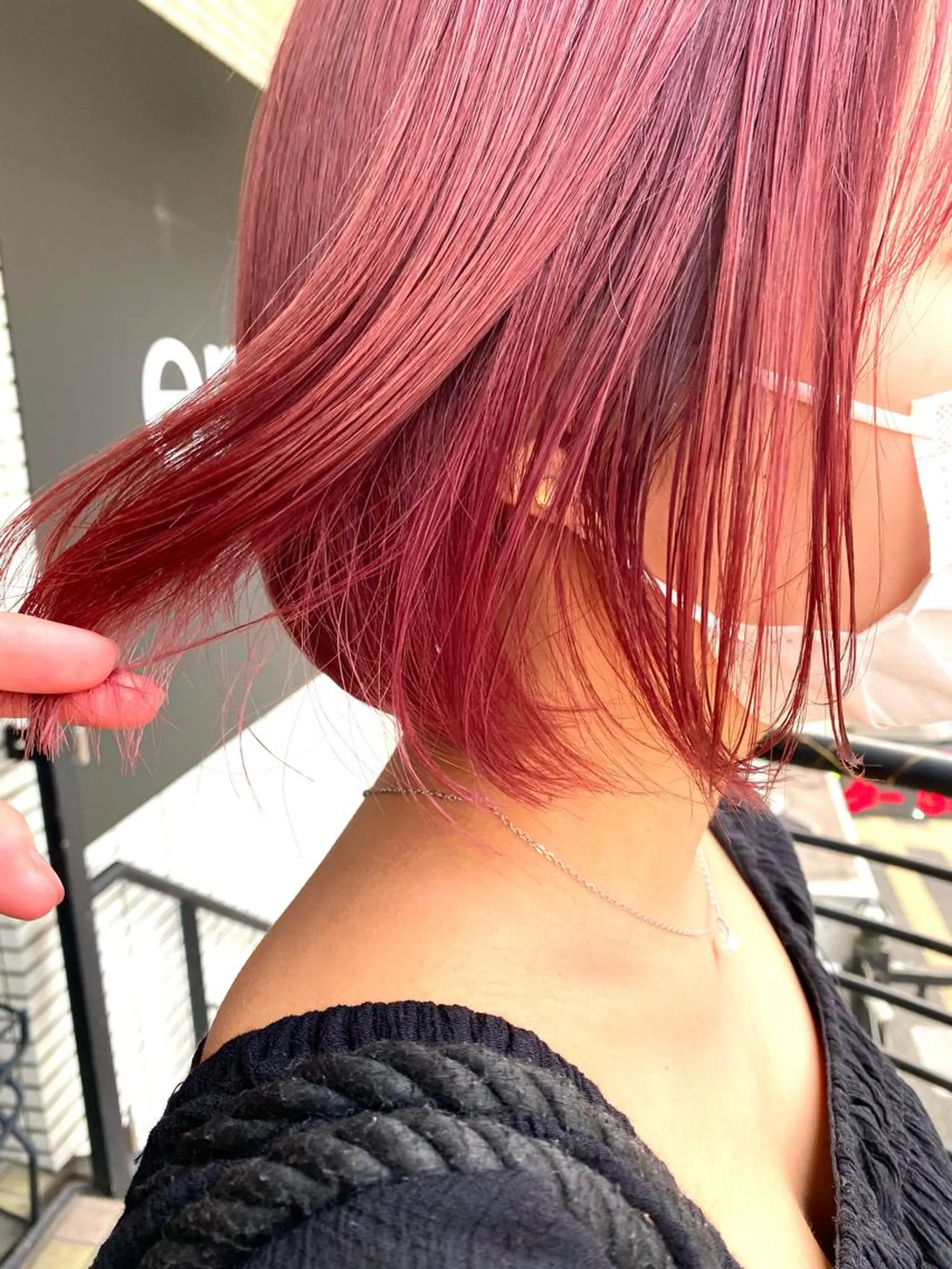 ショート カラー ブリーチ ピンクカラー 黒木 栞のヘアスタイル