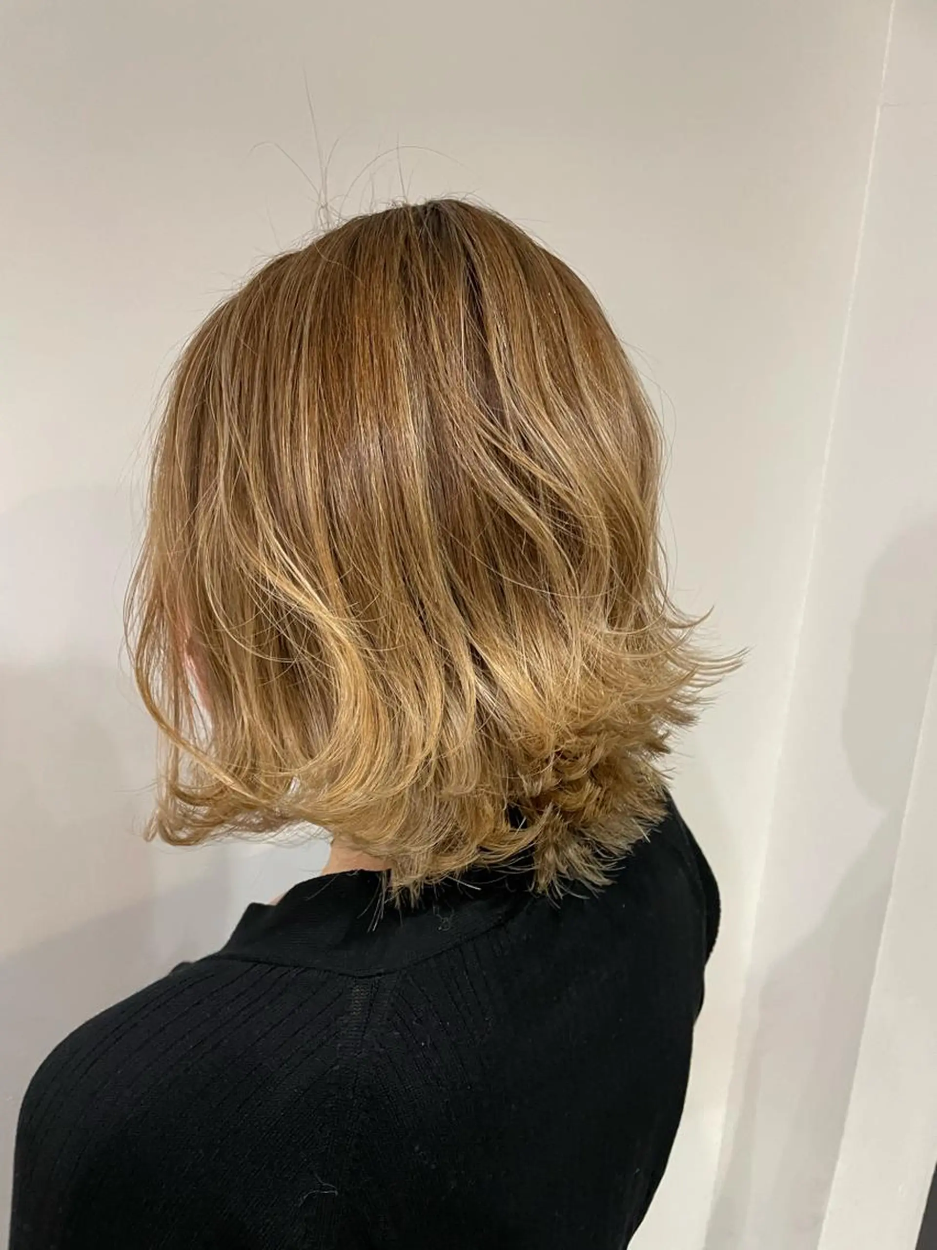 セミロング カラー バレイヤージュ レイヤーカット カット ヘアカラー トリートメント ALBELY  hair&spa 浜松上島店所属・ダメージさせない 菊池紳吾のヘアスタイル