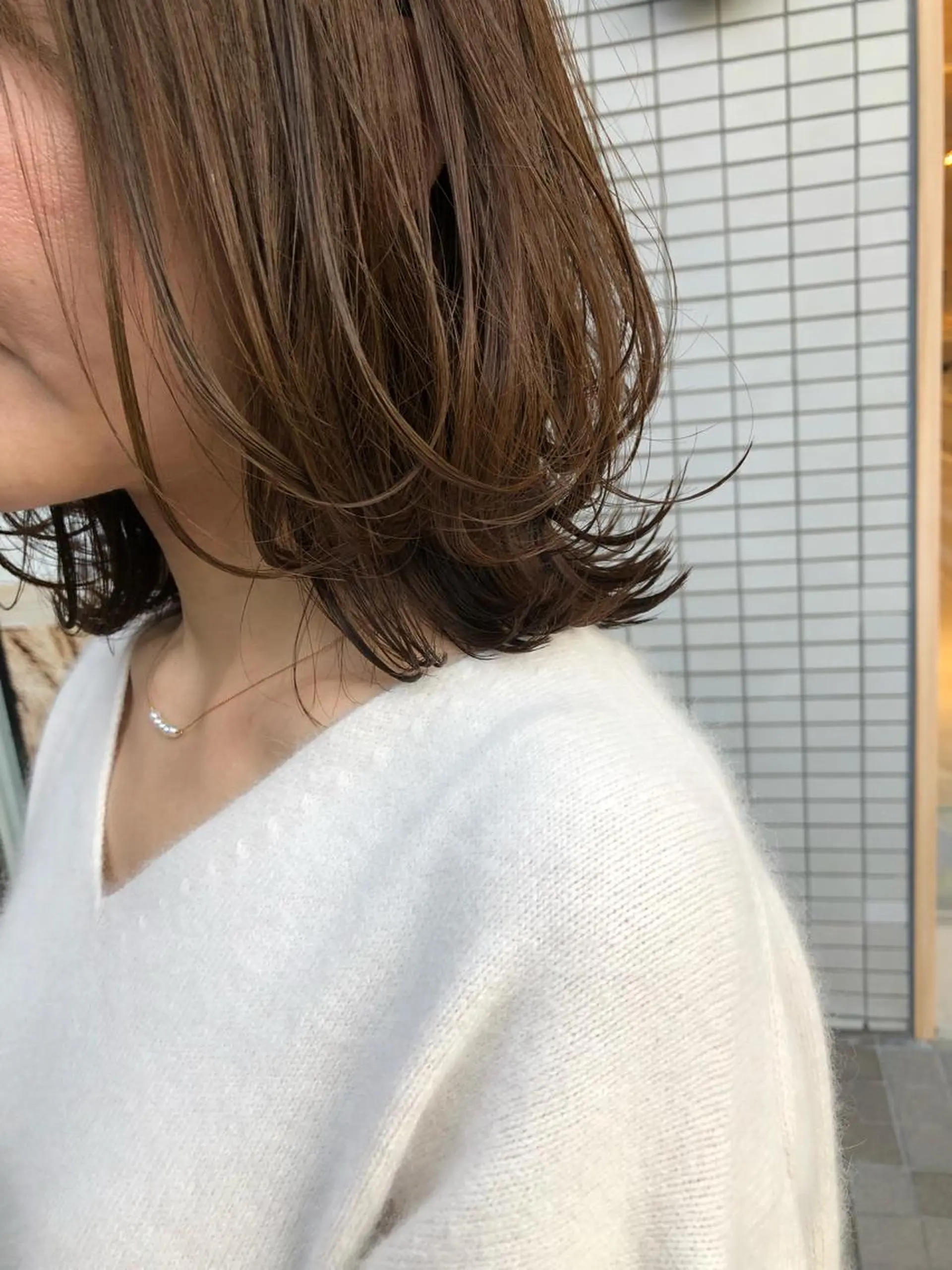 ミディアム カラー THE DAY所属・AKI HASHIMOTOのヘアスタイル