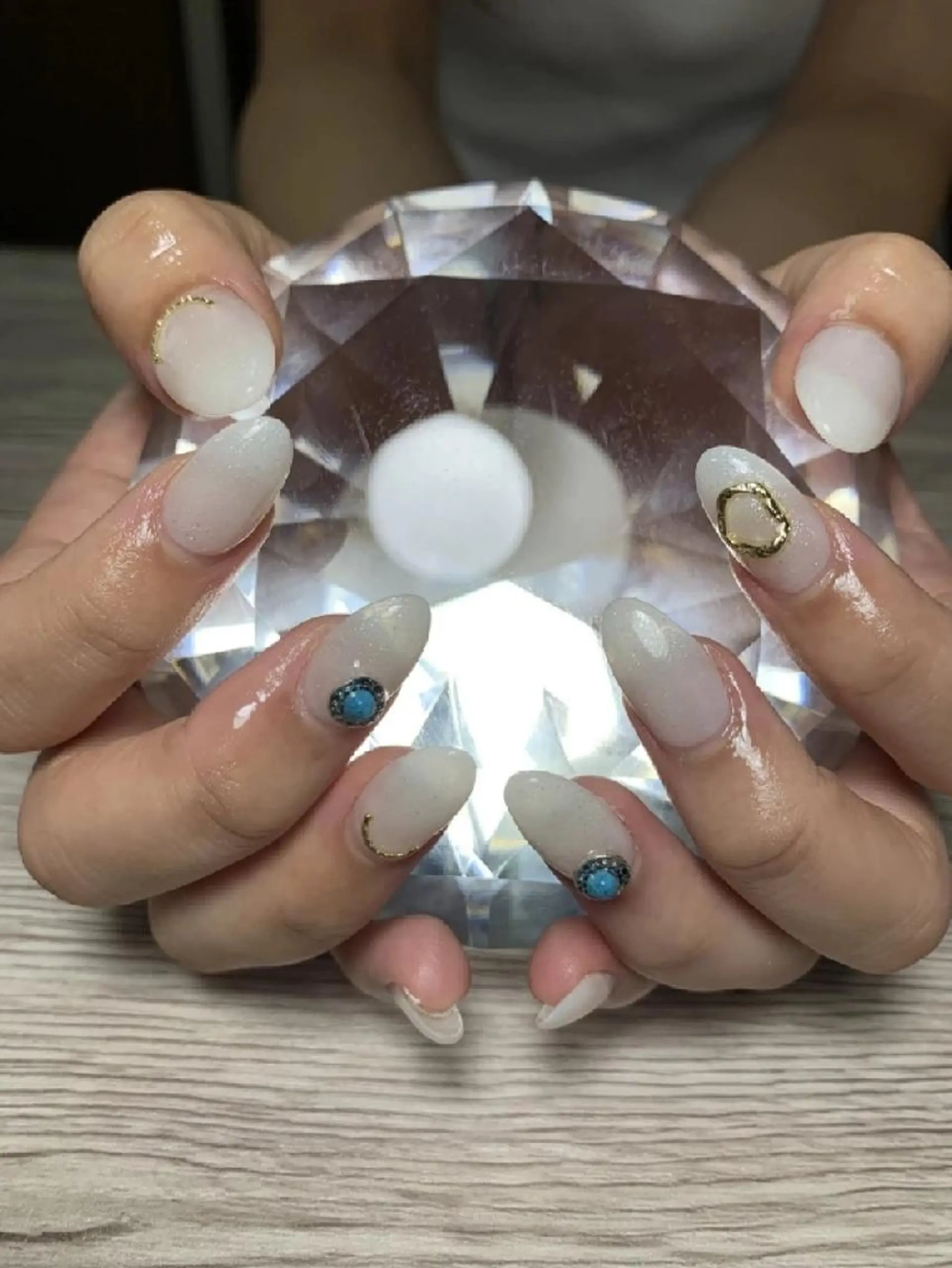ネイル ハンドネイル akanail .のネイルデザイン