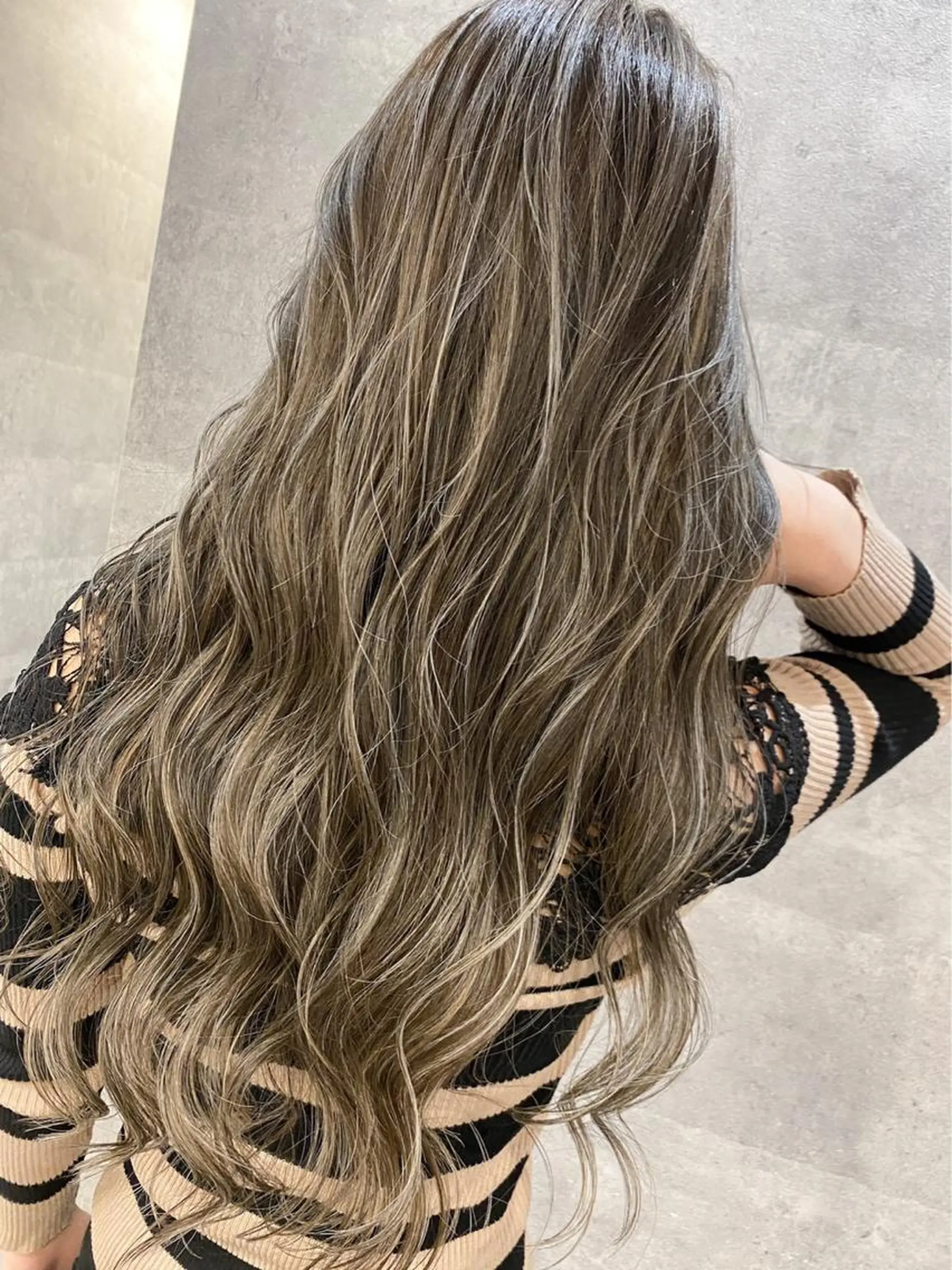 ロング アッシュ ハイライト カット ヘアカラー 寺嶋 貴大のヘアスタイル