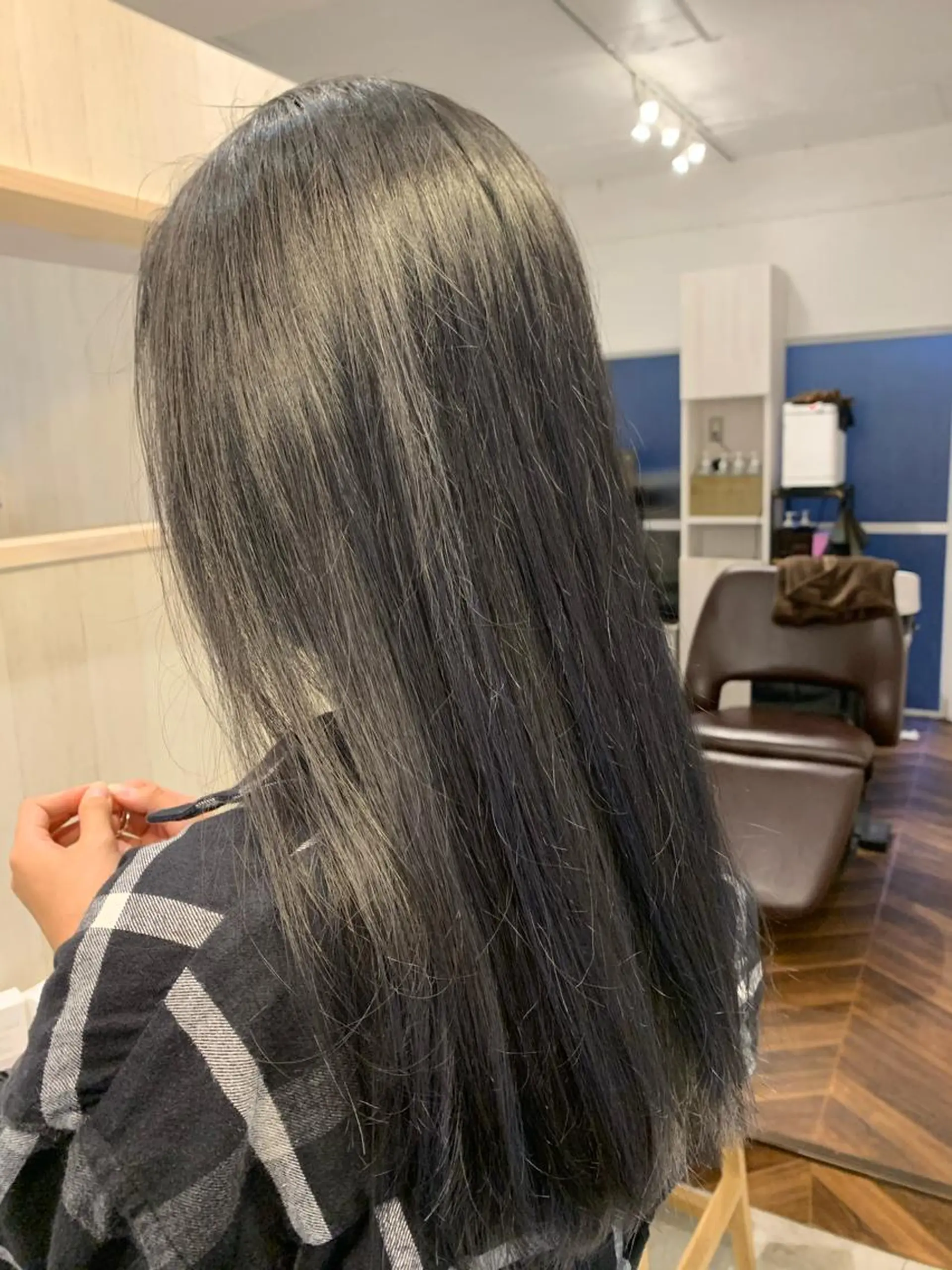 ミディアム カラー ヘアアレンジ ブルーカラー ブルーグレー ブルーグレージュ グレージュ ヘアカラー トリートメント Sia中野新橋 『JUNYA』のヘアスタイル