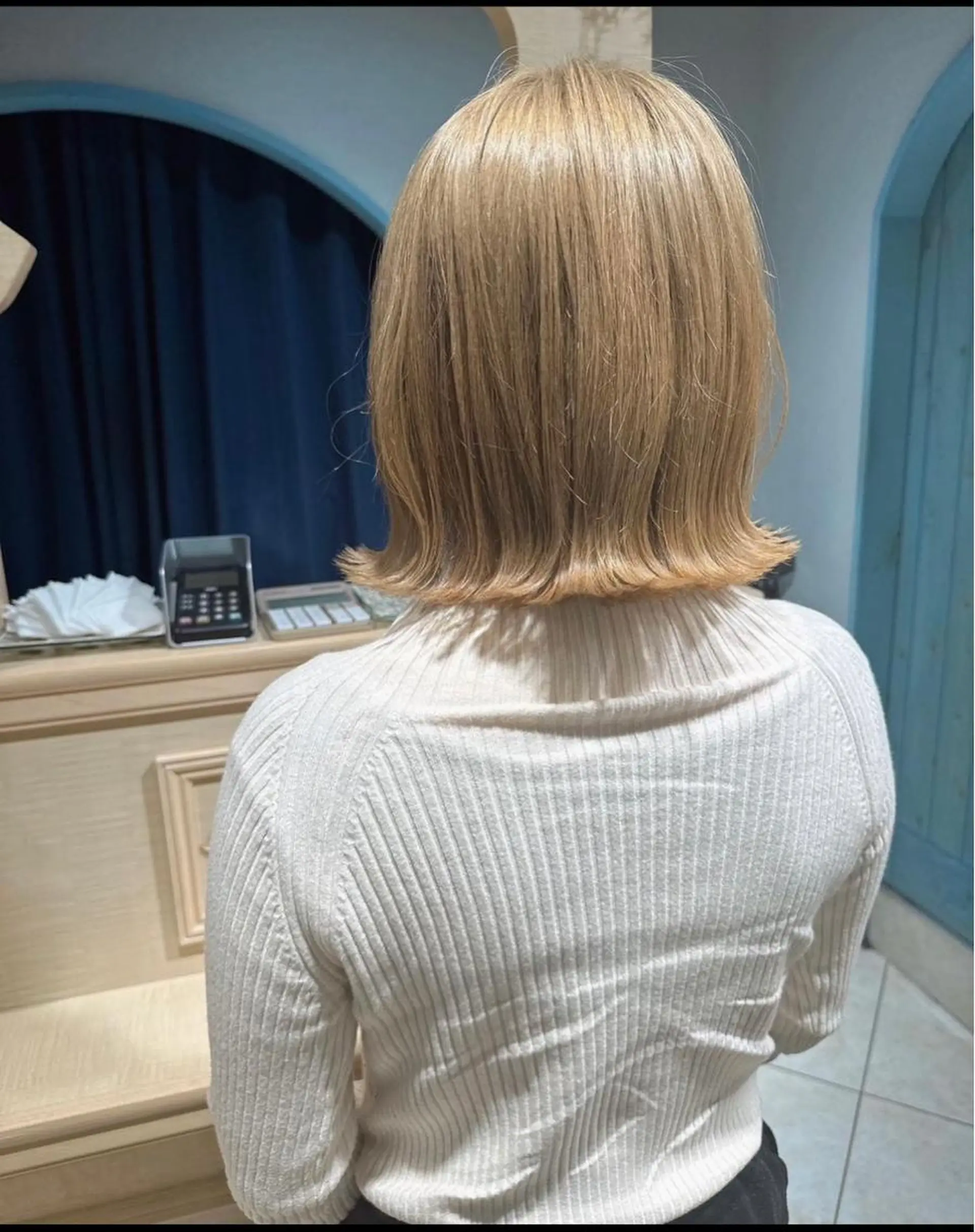 ミディアム ボブ ハイライト 髪質改善 韓国風ヘア 小顔カット 透明感カラー/カット 髪質改善/森栄範のヘアスタイル