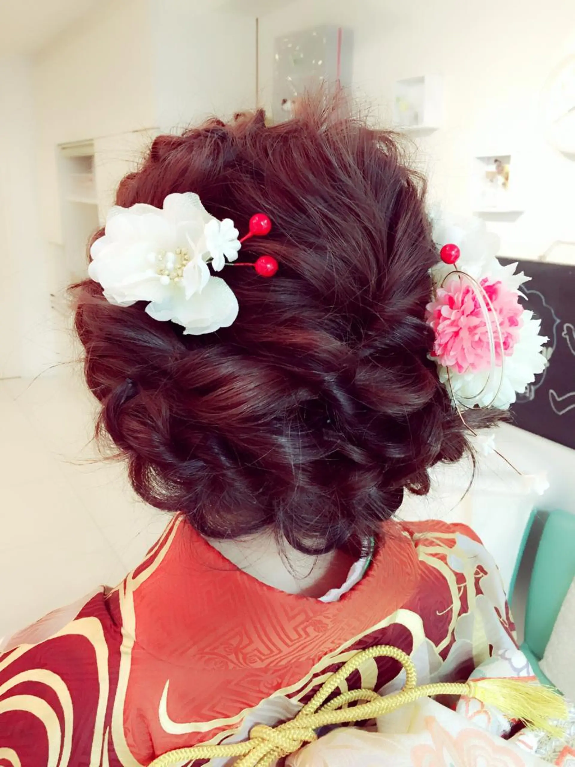 ヘアアレンジ 艶髪ハイトーンカラー 💘kazueのヘアスタイル