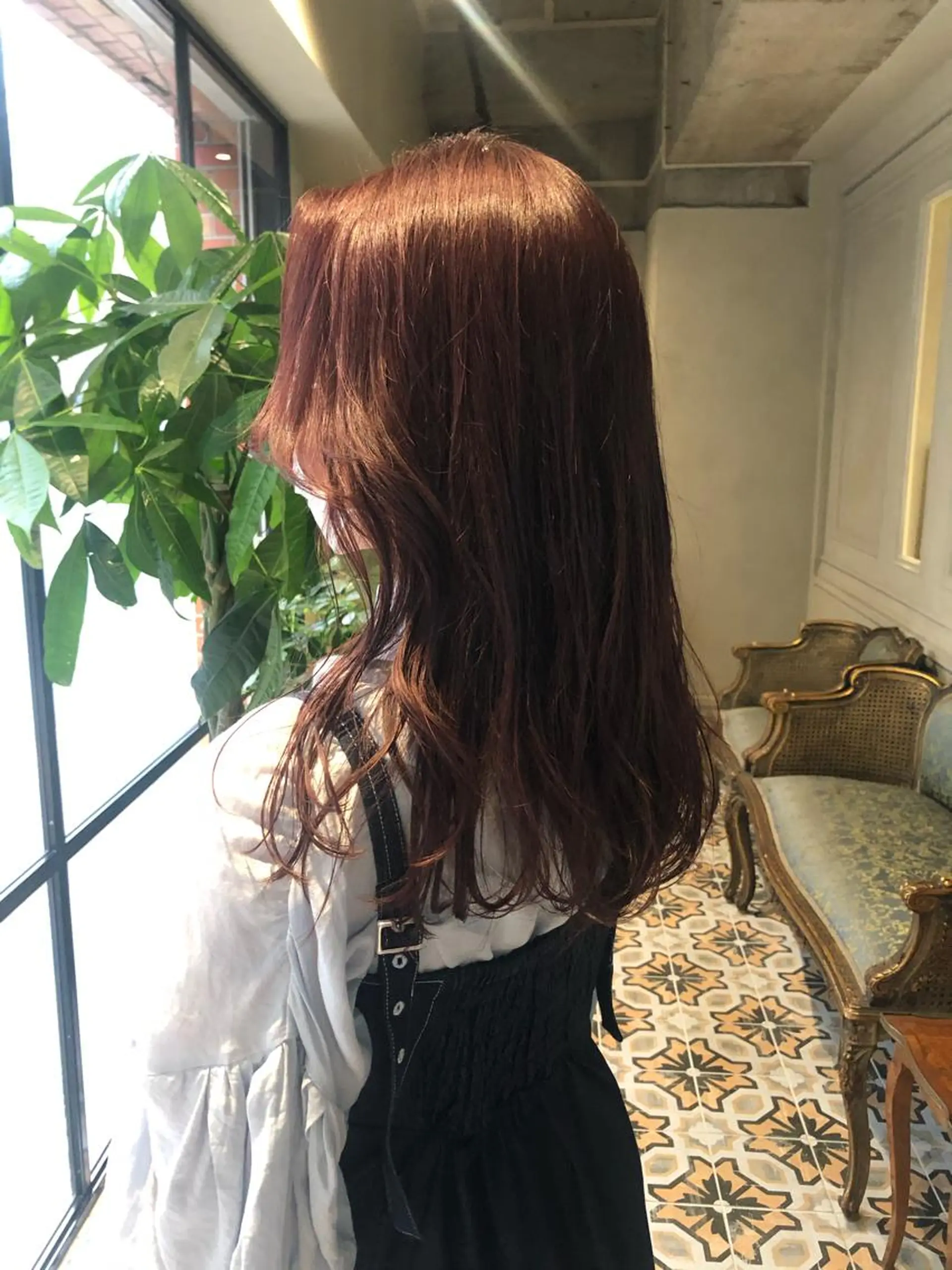 セミロング ヘアカラー 原 菜帆のヘアスタイル