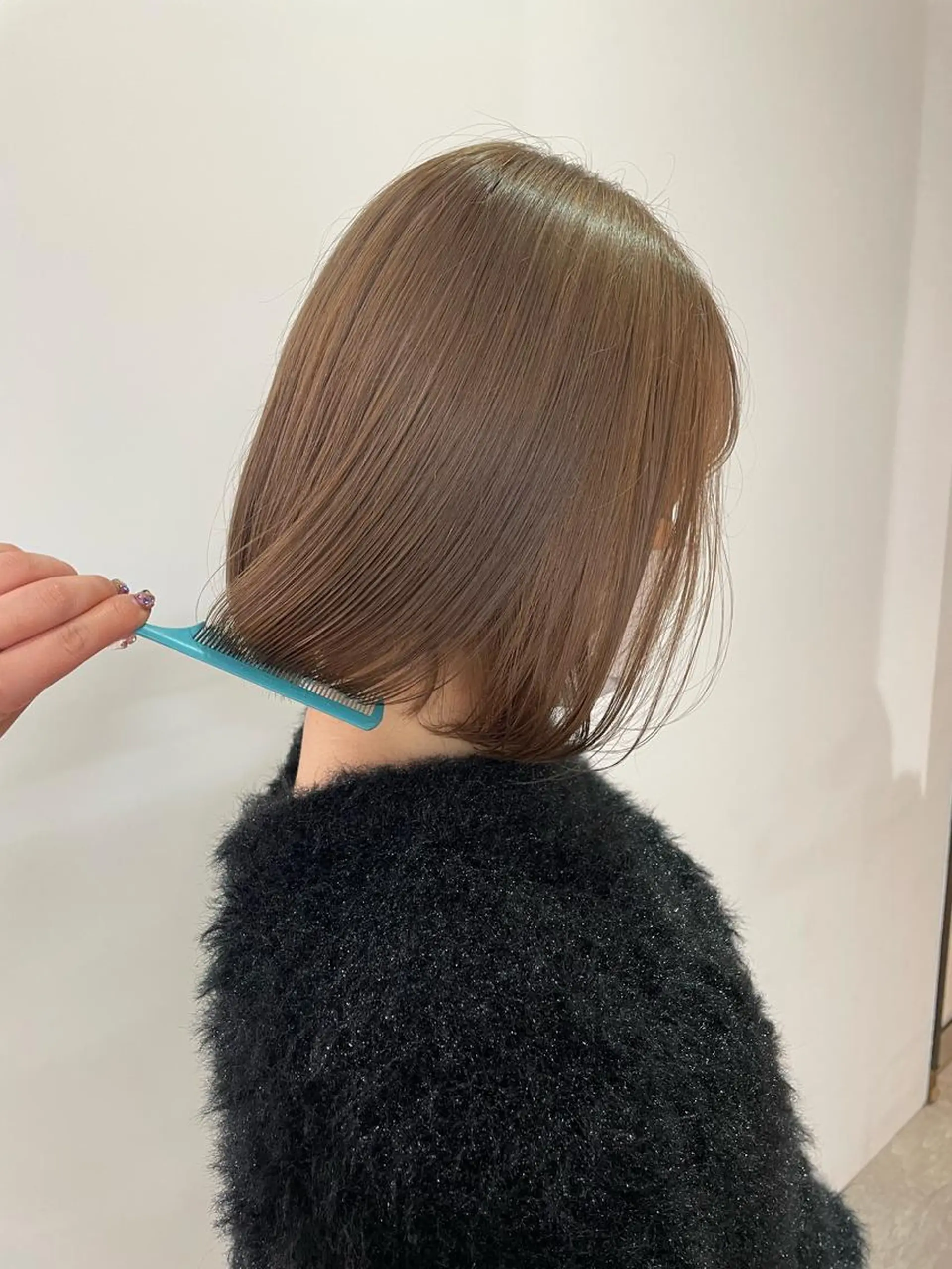 ミディアム カラー 透明感カラー MIU/ルーツカラー ボブ/顔周りレイヤーのヘアスタイル