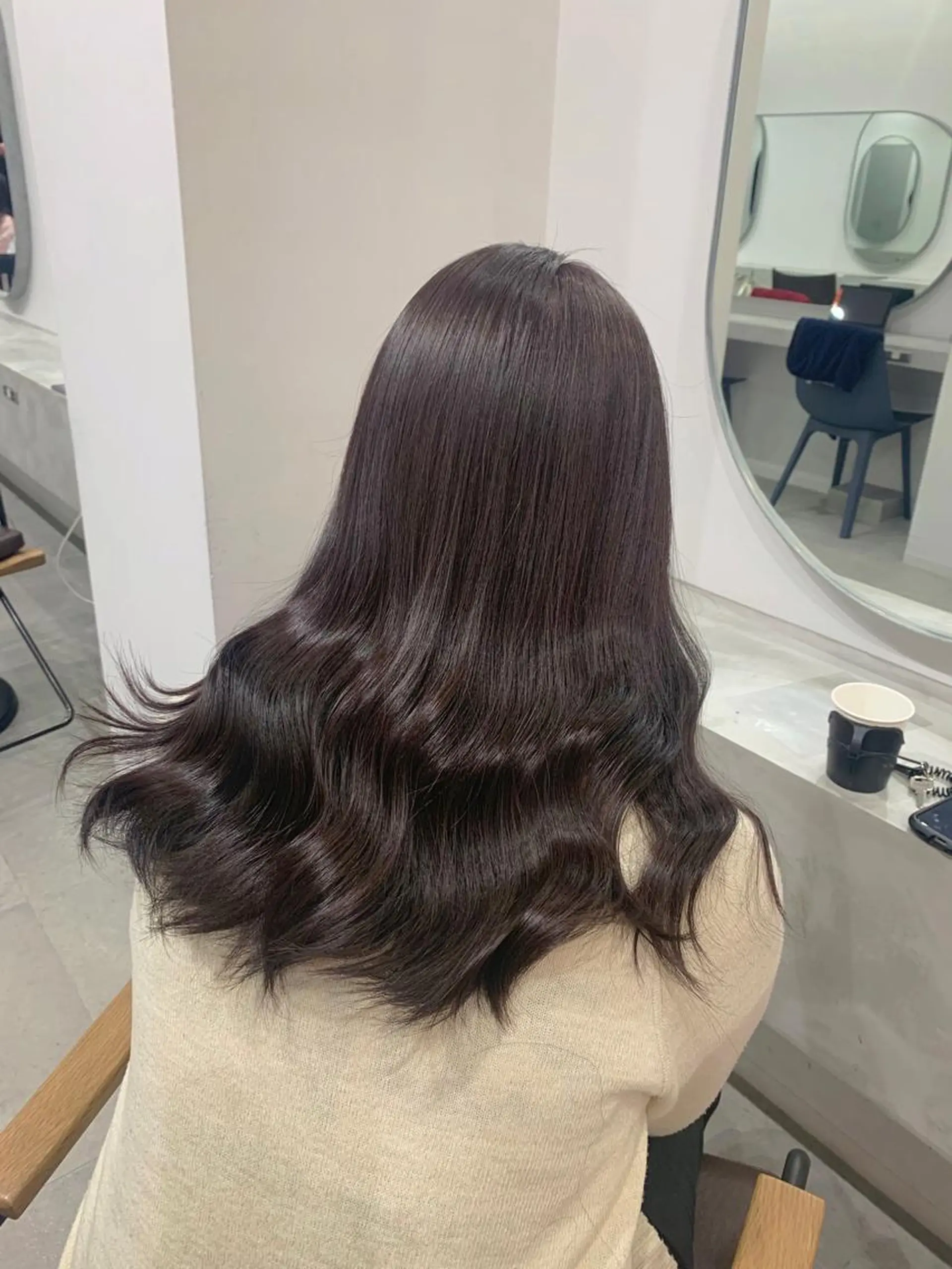 セミロング ラベンダーブラウン カット ヘアカラー トリートメント traceby8所属・traceby8 小濱彰太のヘアスタイル