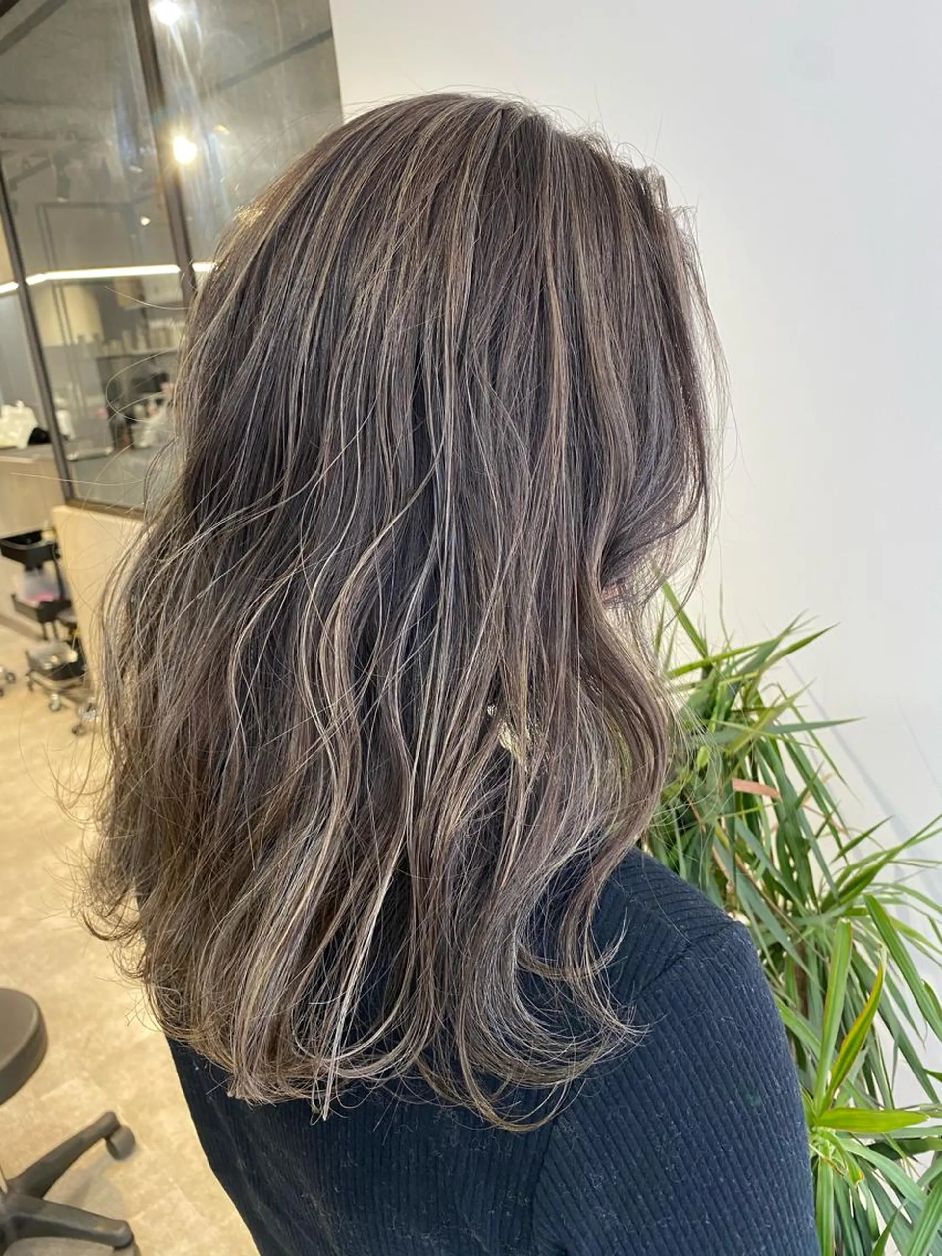 セミロング カラー M IIのヘアスタイル