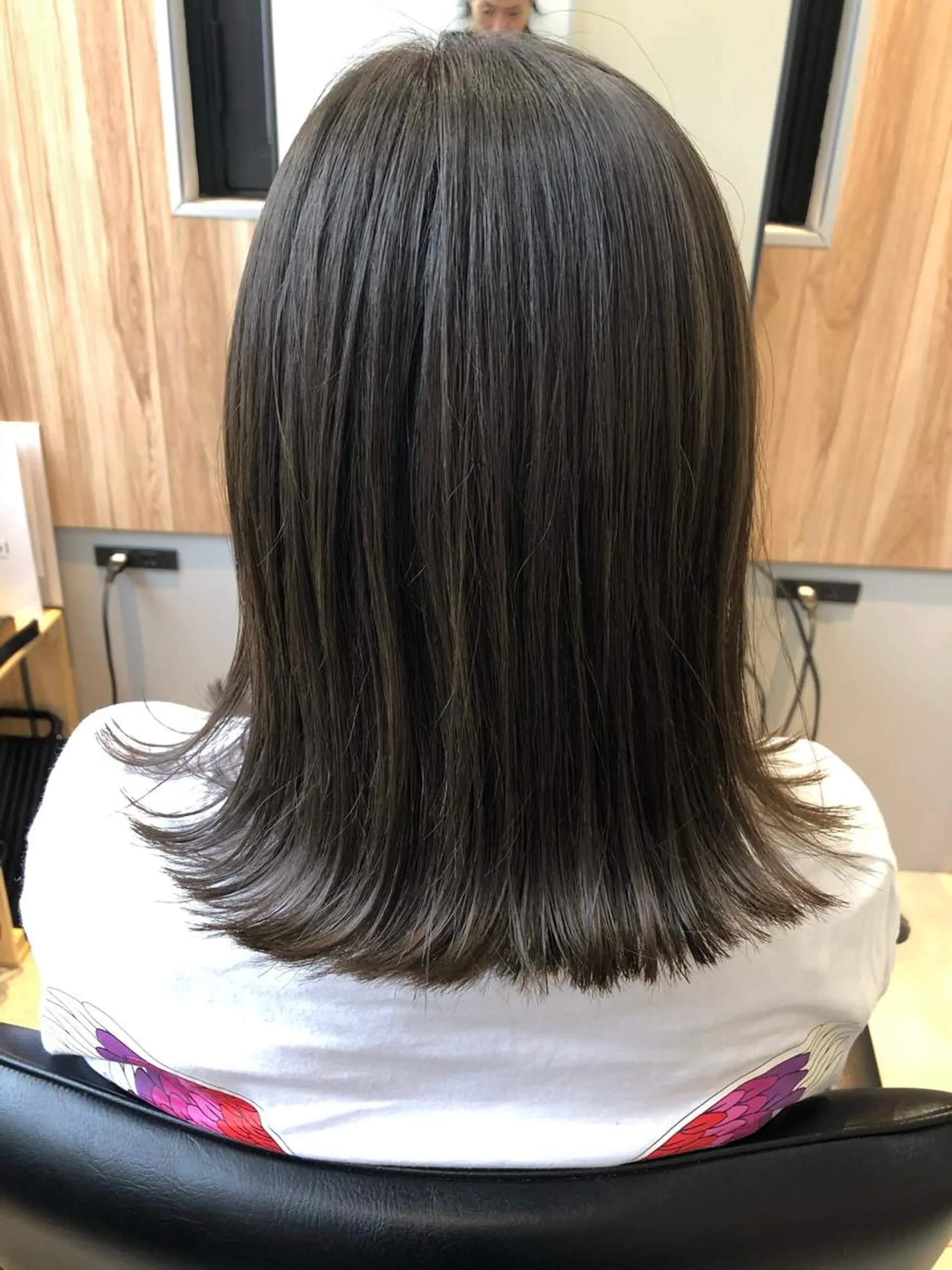 ミディアム カラー OFF YUYAのヘアスタイル