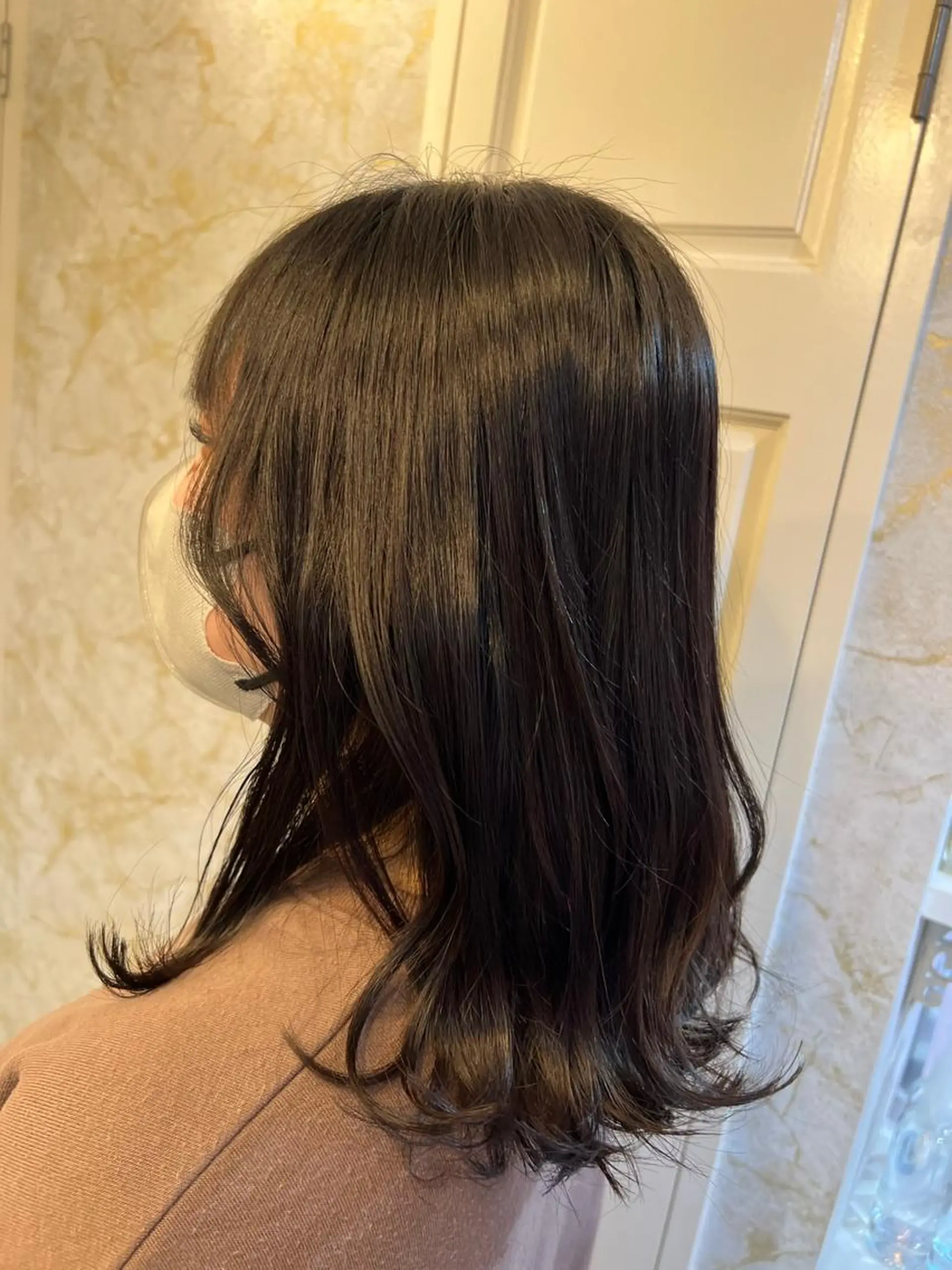 ミディアム カット ヘアカラー 髪質改善特化💫 韓国ヘア🫧吉田歩夢のヘアスタイル