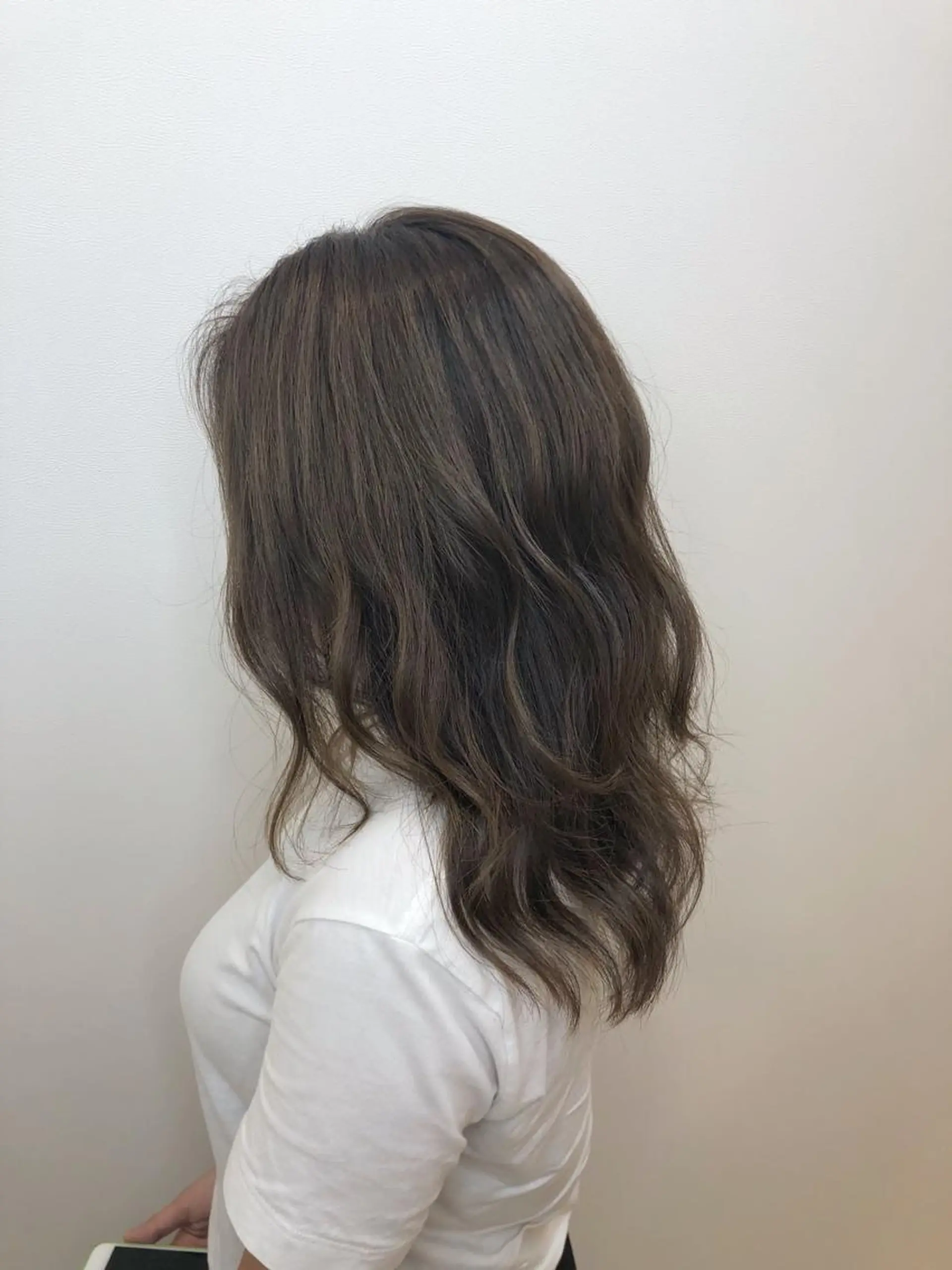 セミロング カラー アッシュ 齋藤 らいのヘアスタイル