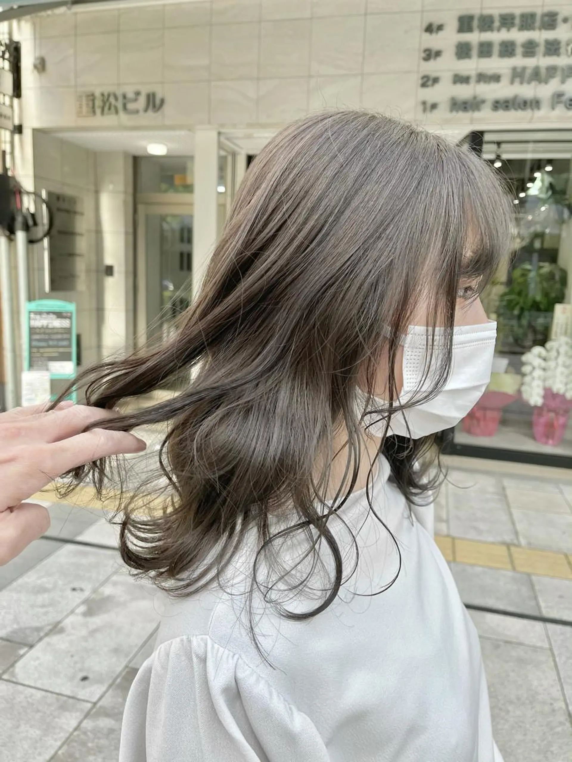 セミロング カラー パーマ ヘアアレンジ ベージュカラー イルミナカラー オリーブベージュ ヘアカラー トリートメント filo byFeria渋谷所属・ハイライト/透明感 髪質改善/石田幸輔のヘアスタイル
