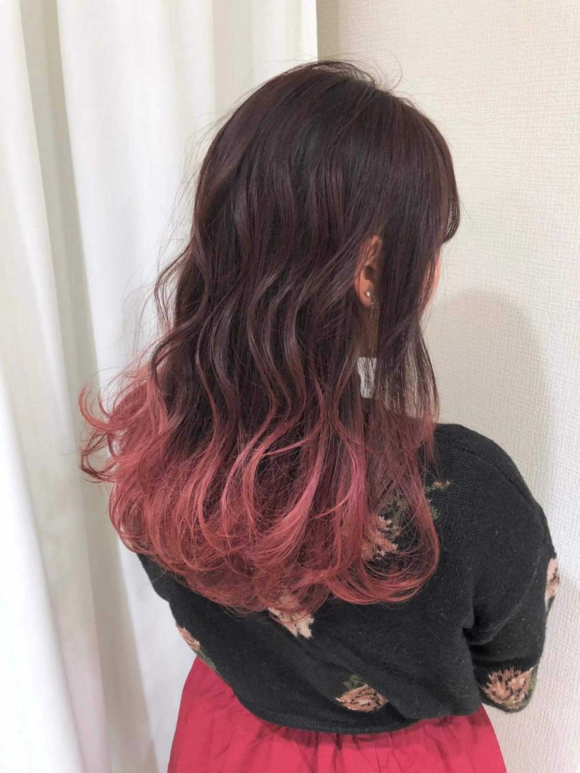 セミロング カラー パーマ ヘアアレンジ グラデーションカラー ピンクカラー seen所属・境 健助のヘアスタイル