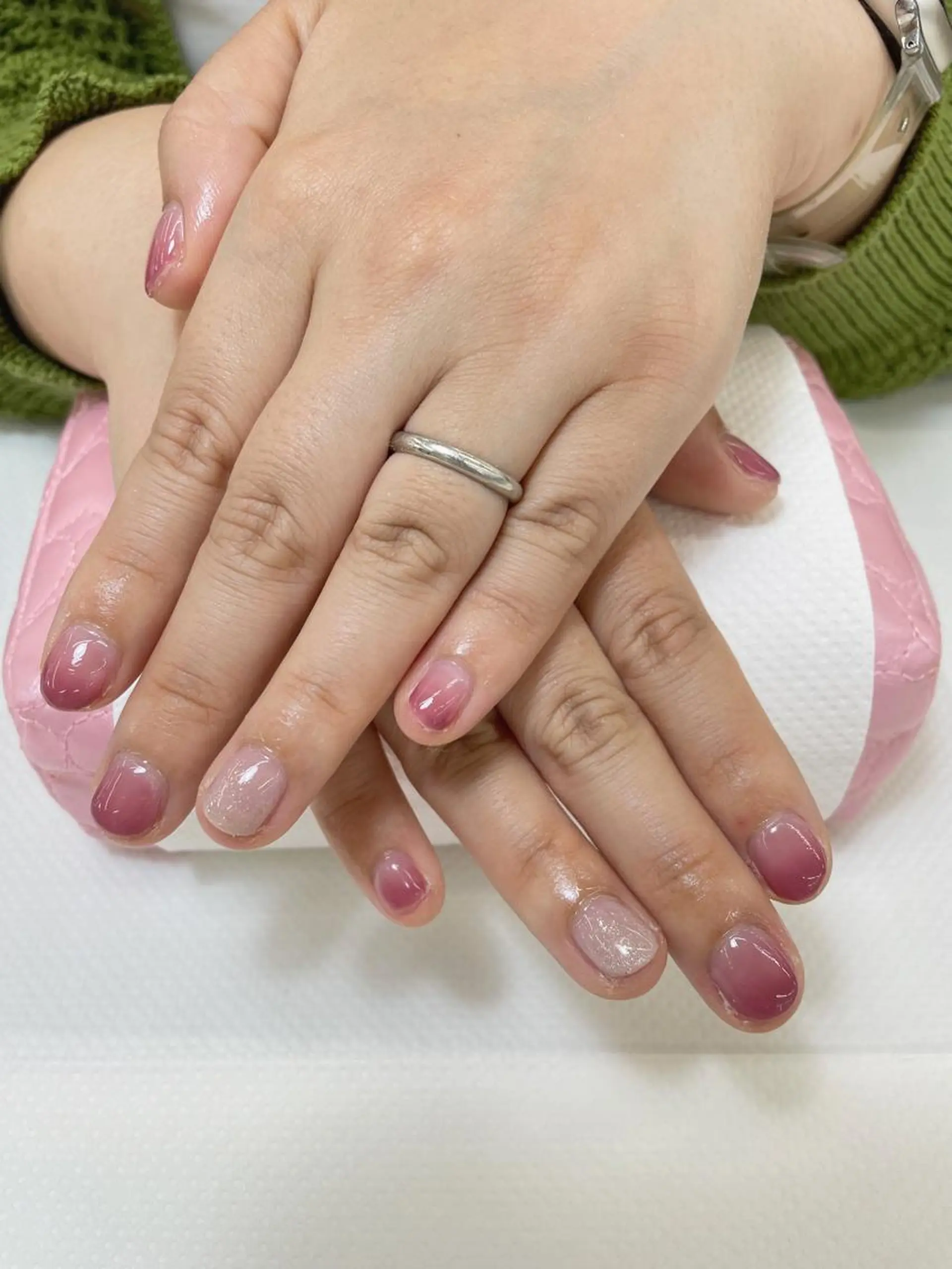 ネイル ジェルネイル グラデーション ワンカラーネイル ᴷᴬᵀᴬᴳᴵᴿᴵ🧸 【MAXKELLY】のネイルデザイン