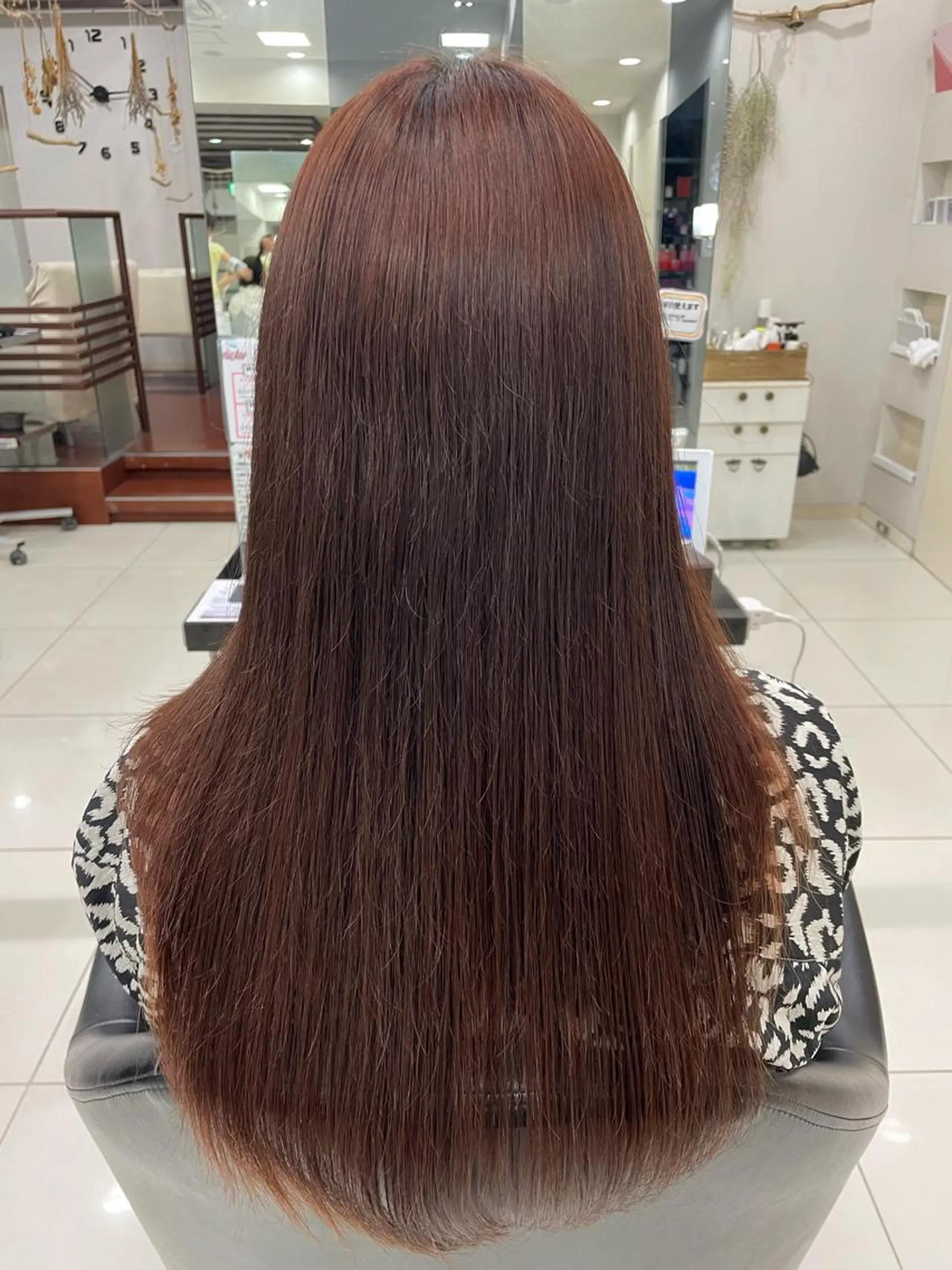 ロング トリートメント 🌈デザインカラー MISAKI🐰のヘアスタイル