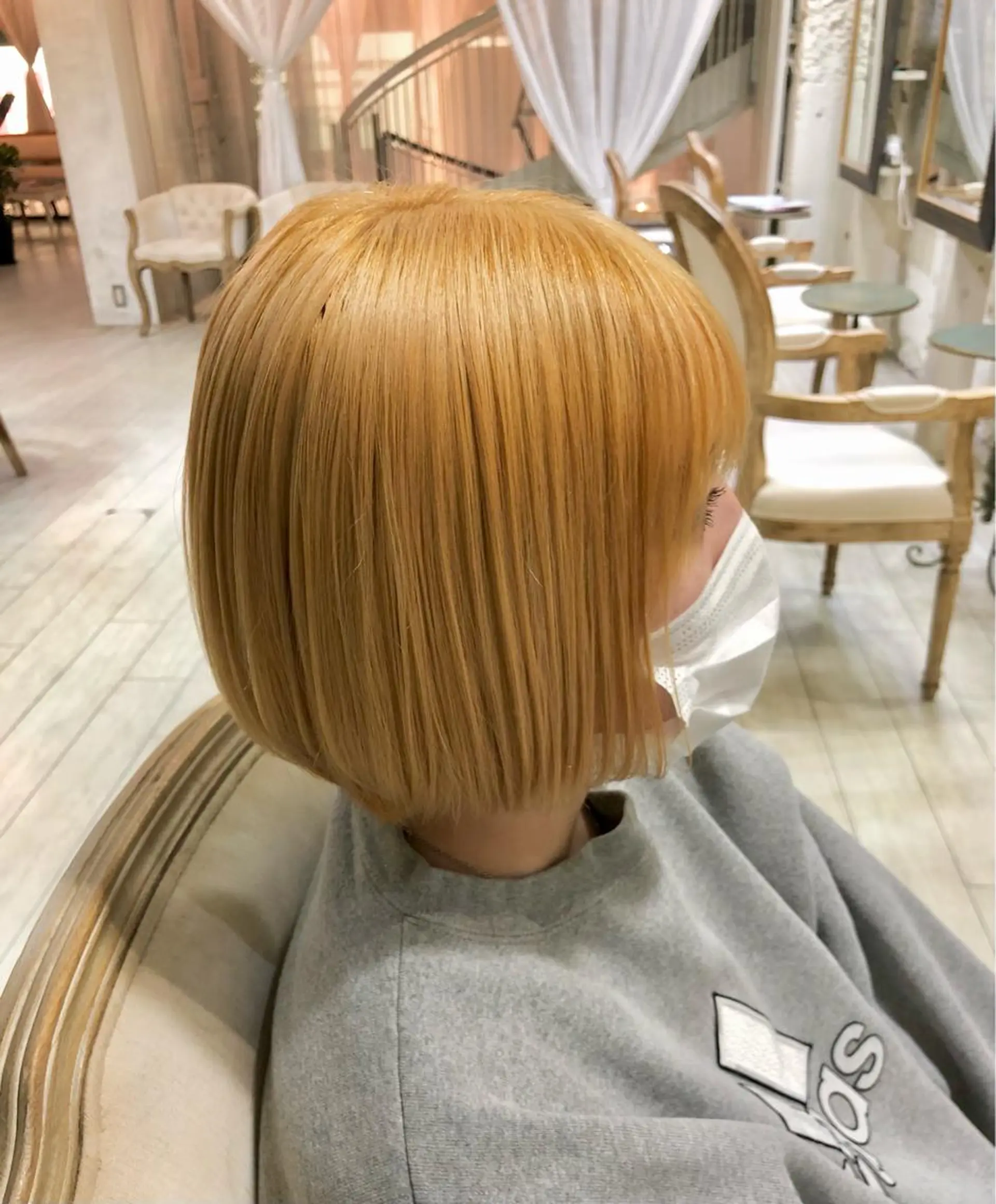 ショート カラー ベージュカラー ブロンド ブロンドベージュ レイヤー/韓国 ハイトーン興津史弥のヘアスタイル