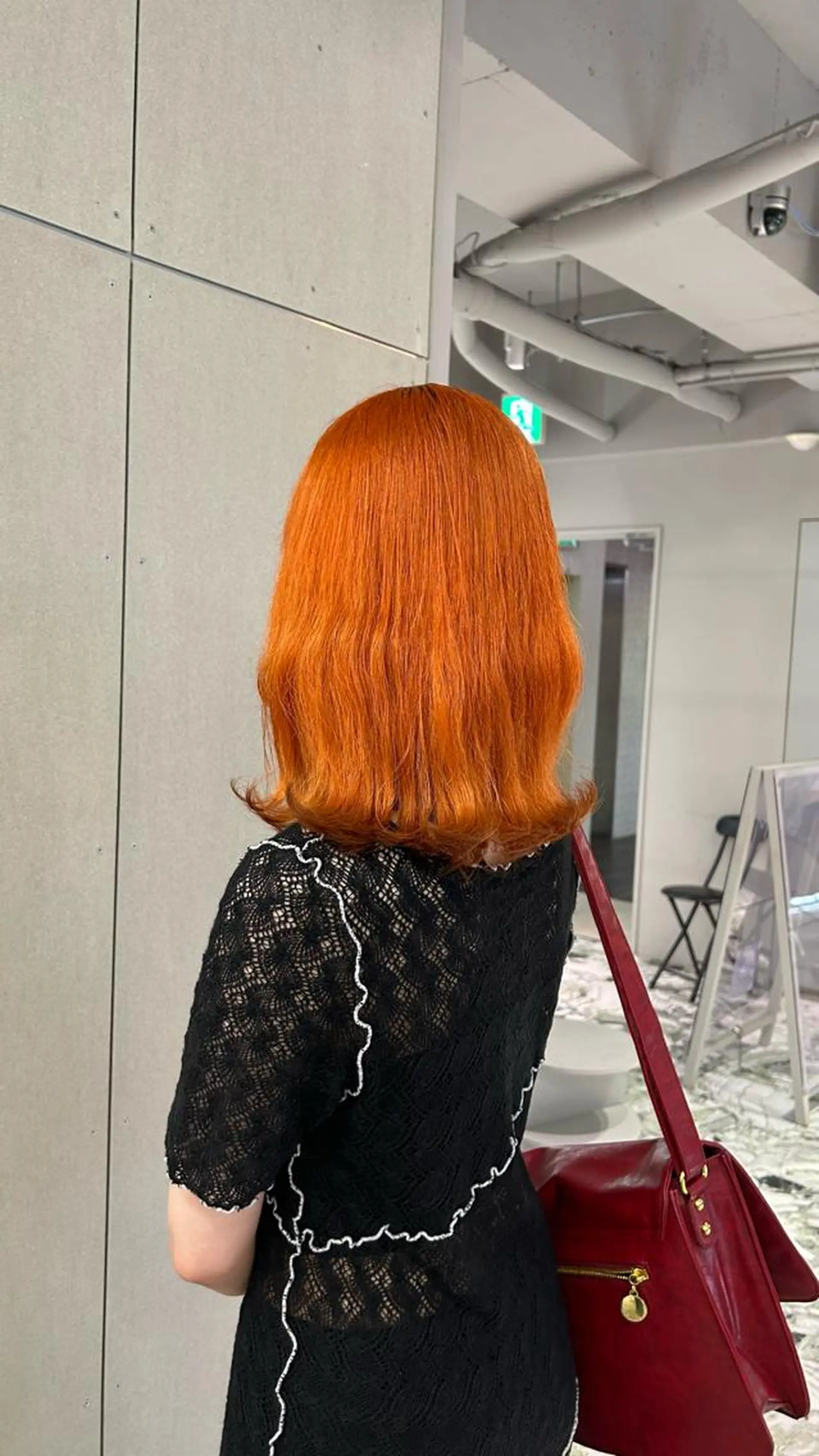 セミロング カラー ヘアアレンジ オレンジ 寺澤 花梨のヘアスタイル