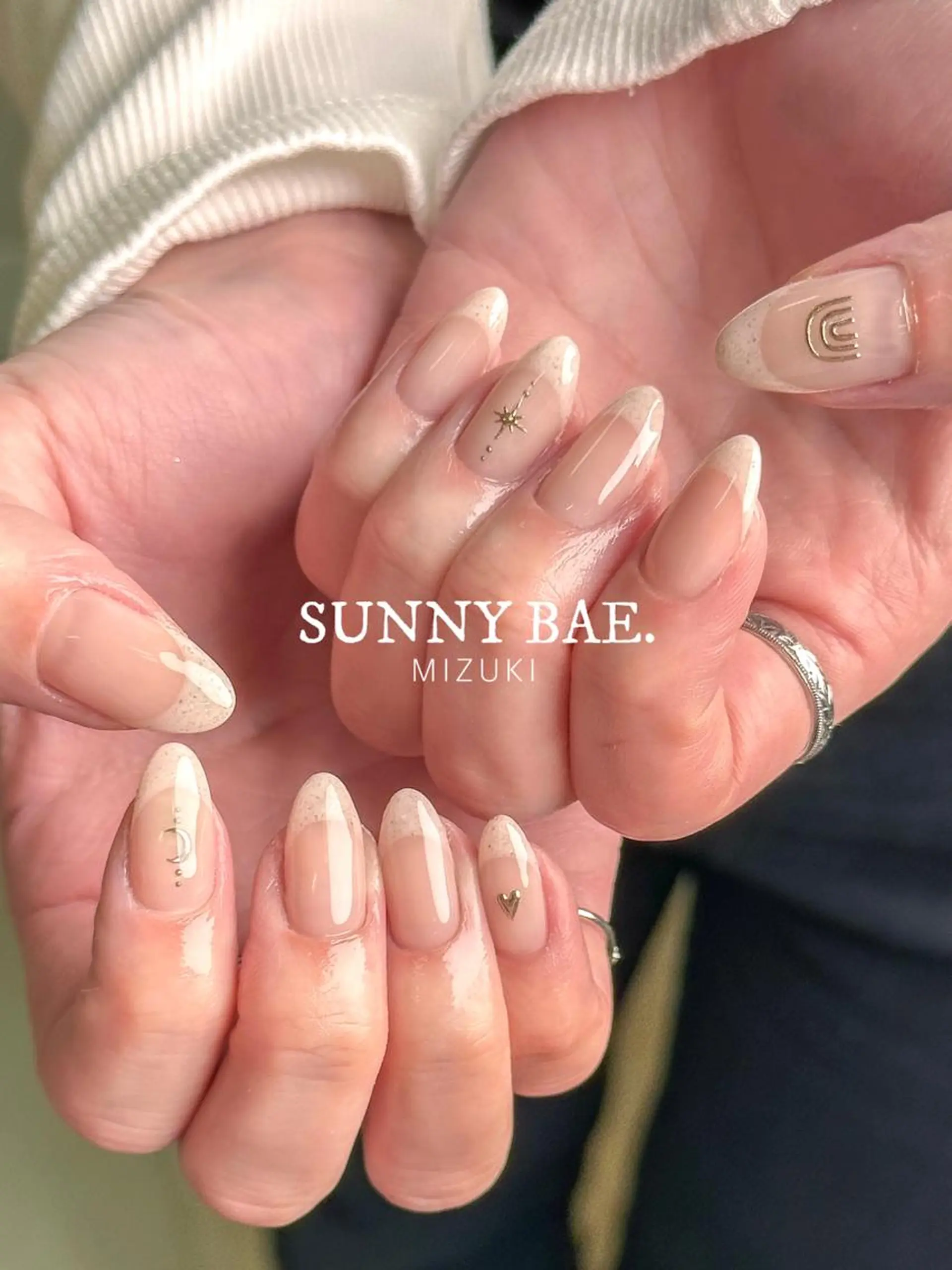 ネイル アートネイル フレンチネイル ジェルネイル ハート ミラーネイル ハンドネイル SUNNY BAE. 🌼MIZUKIのネイルデザイン