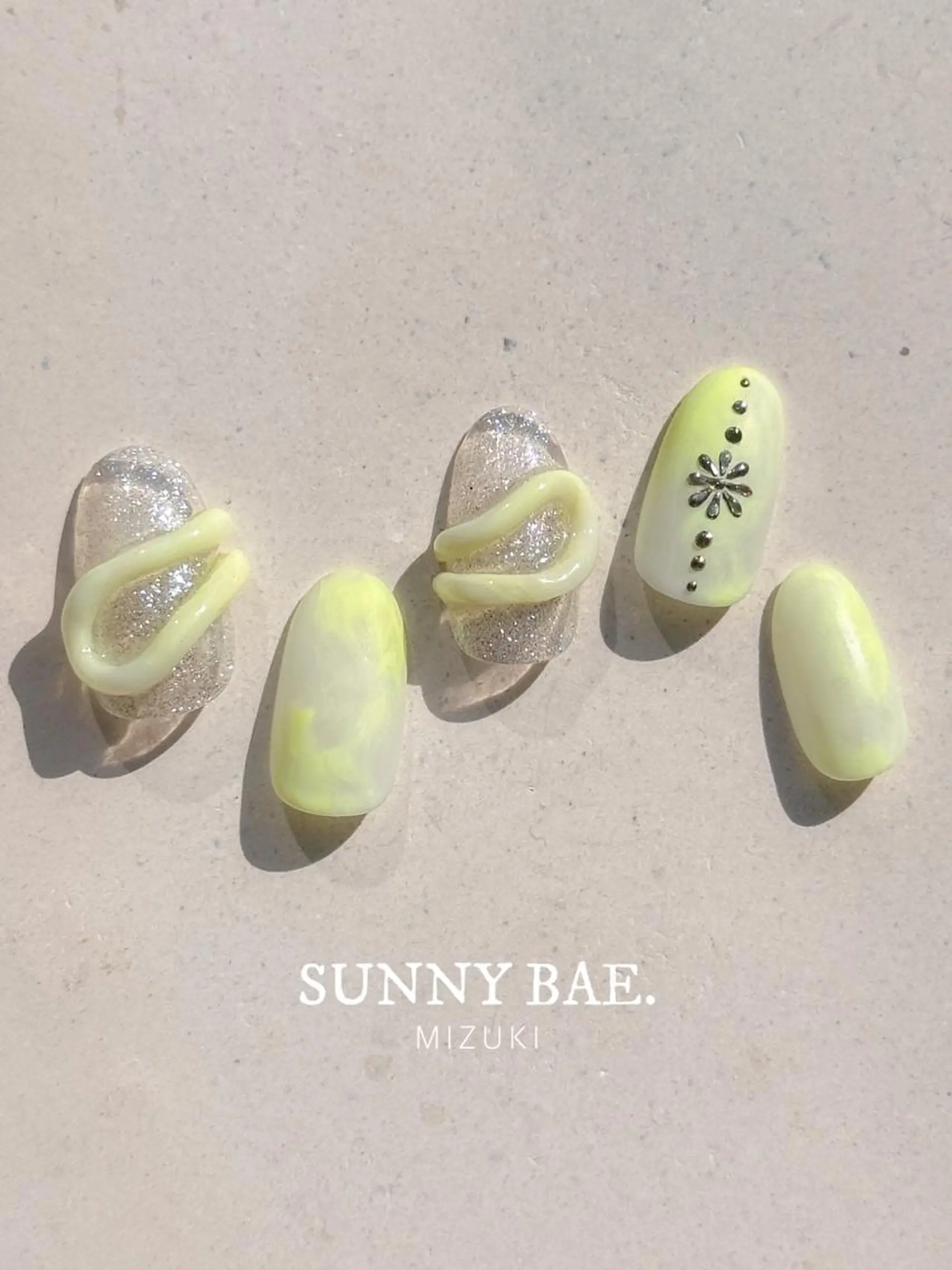 ネイル ジェルネイル グリーン ラメ(グリッター) 大理石ネイル(マーブル) マットネイル ハンドネイル SUNNY BAE. 🌼MIZUKIのネイルデザイン
