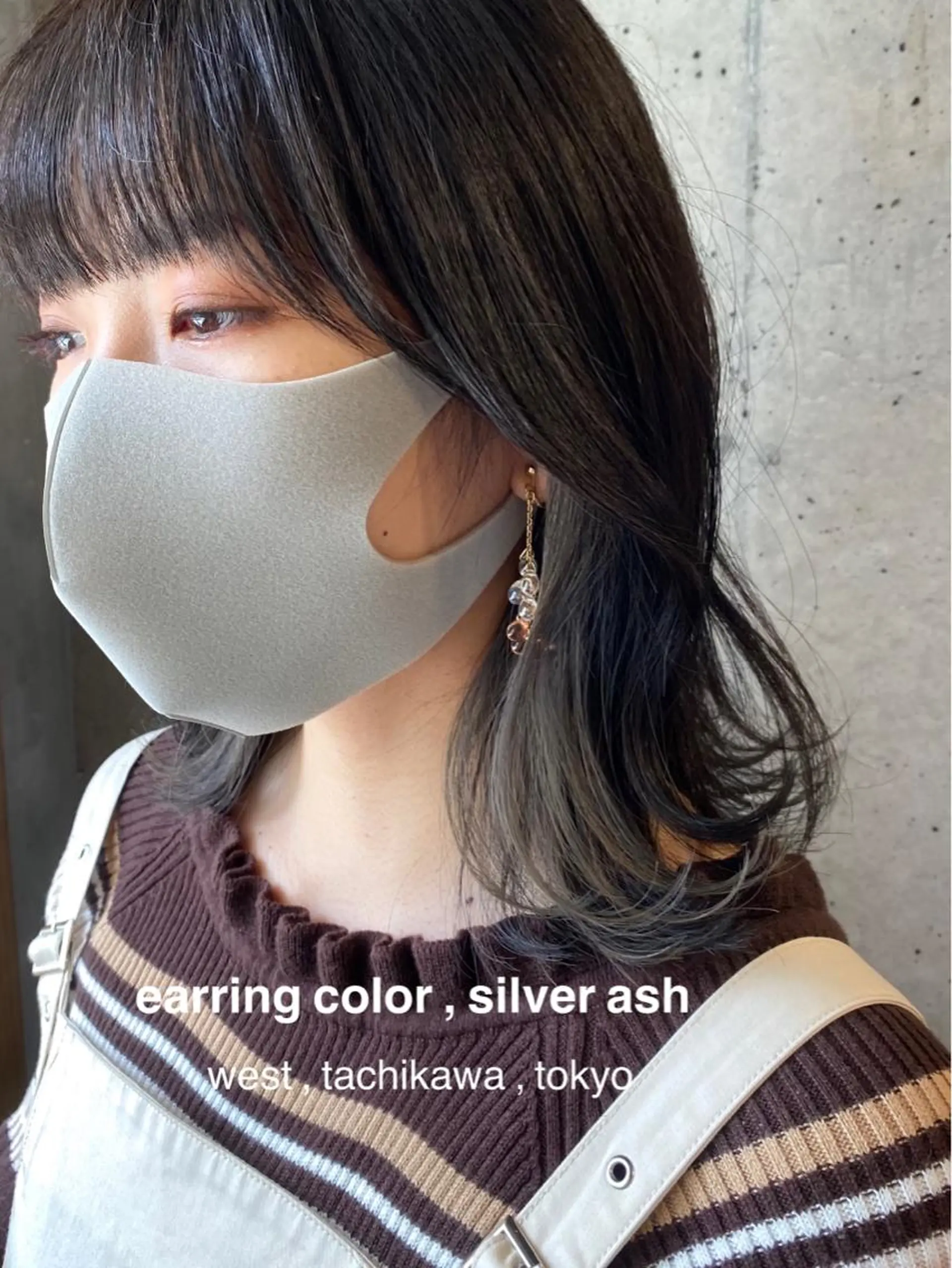 ミディアム カラー アッシュ 黒髪 ブリーチ ブルーカラー ブルーブラック 竹嶌 健吾のヘアスタイル