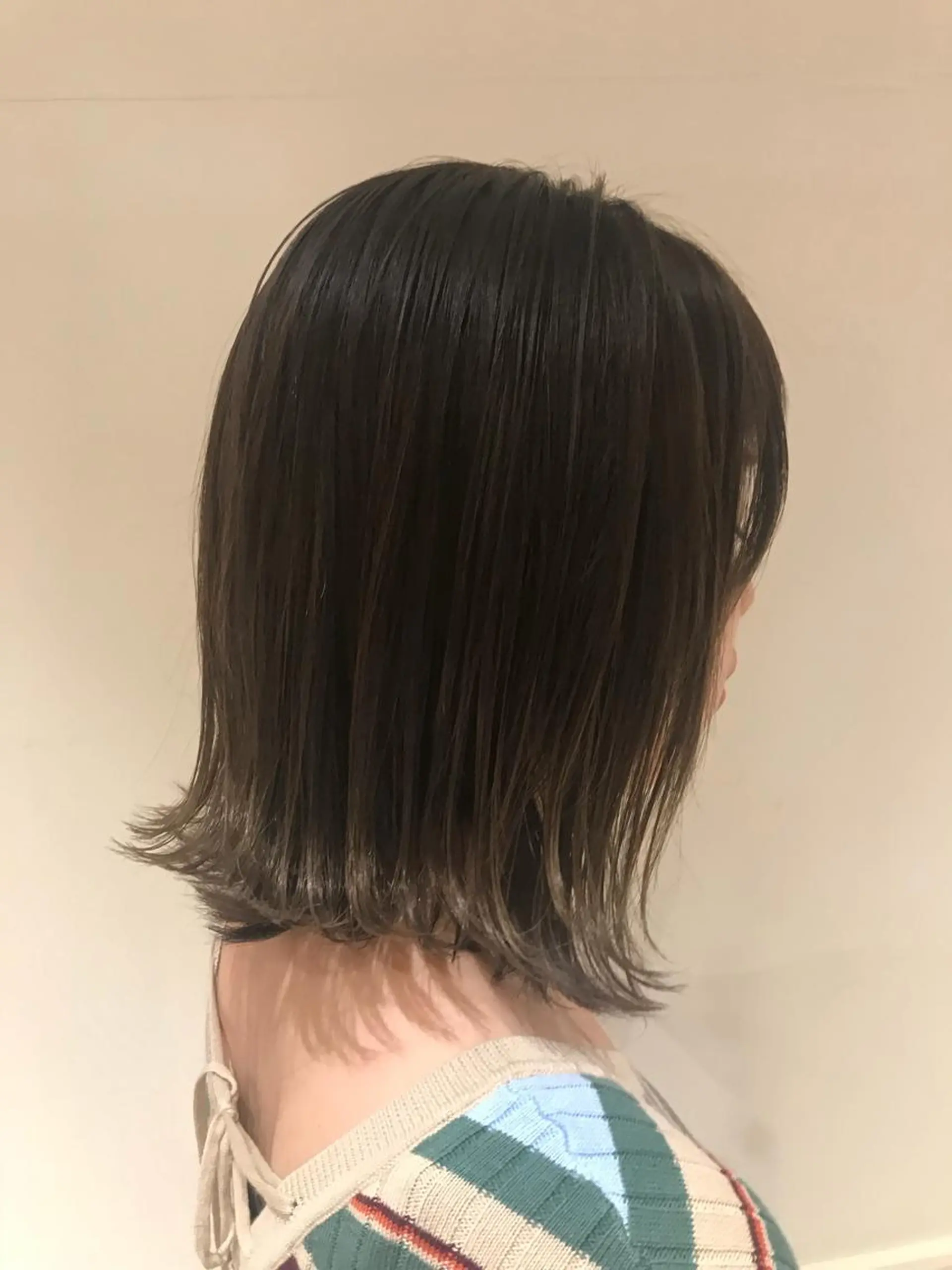 ミディアム カラー アッシュ グラデーションカラー ハイライトカラー オリーブアッシュ ハイライト カット ヘアカラー 清水　ちひろ ✄トップスタイリストのヘアスタイル